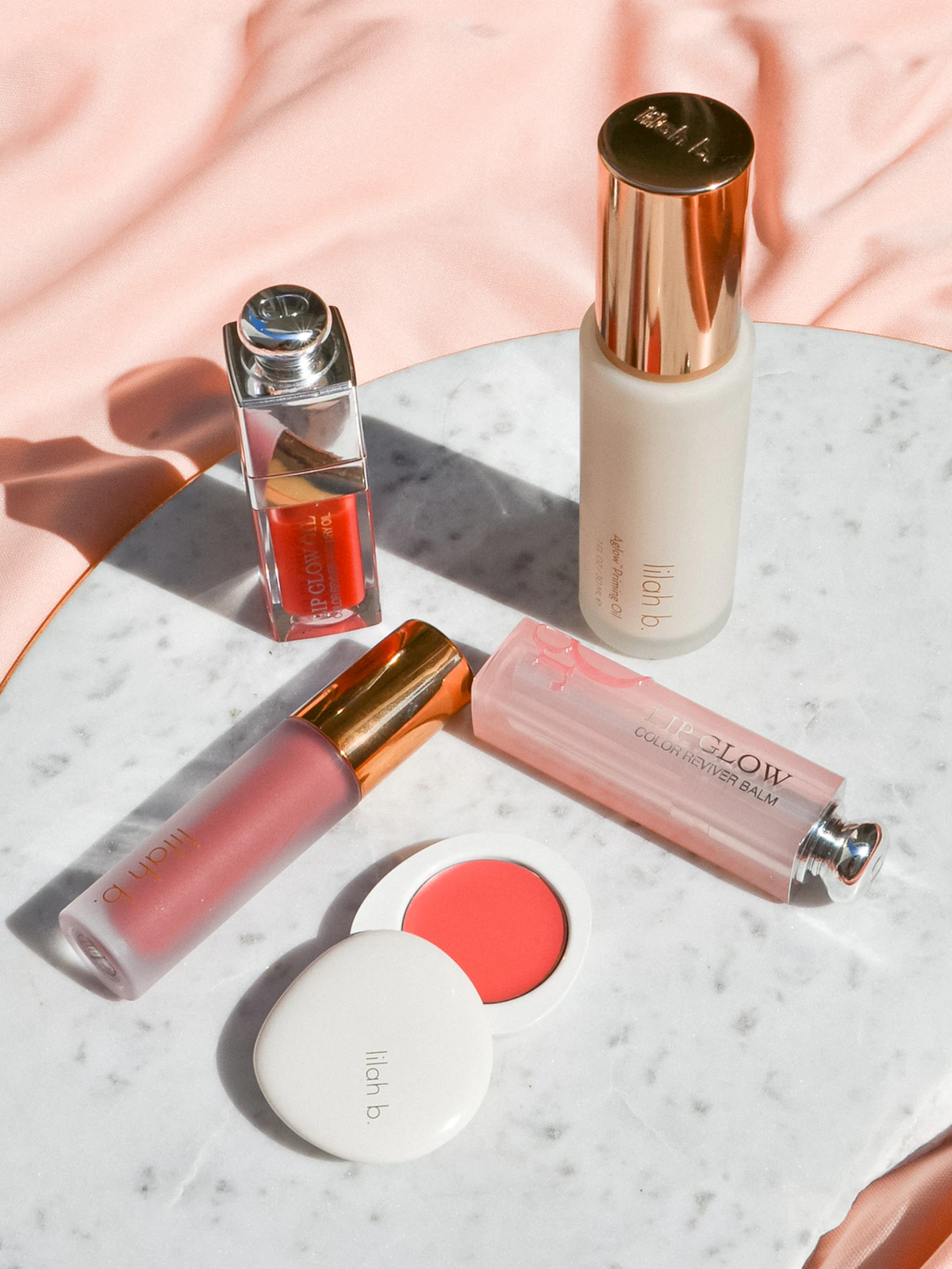 Packaging de maquillaje ficticio para nude beauty, ejemplo de trabajo de Travertina