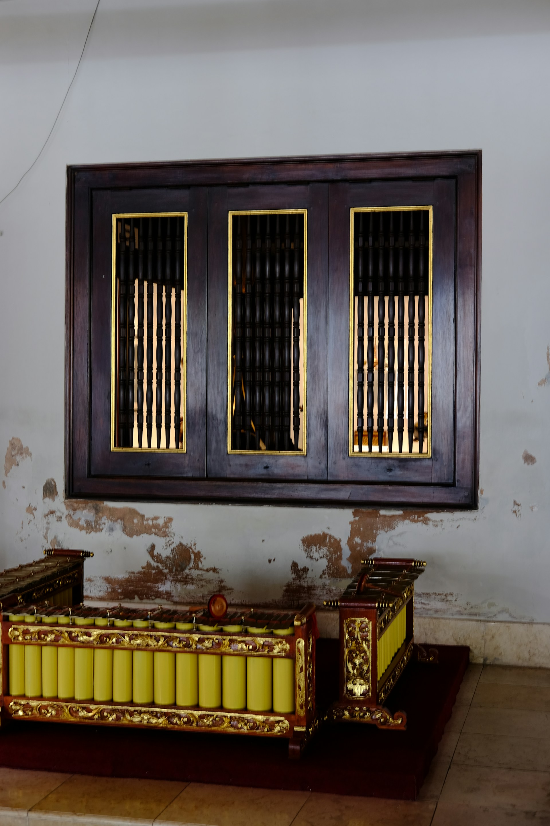 gray computer monitor