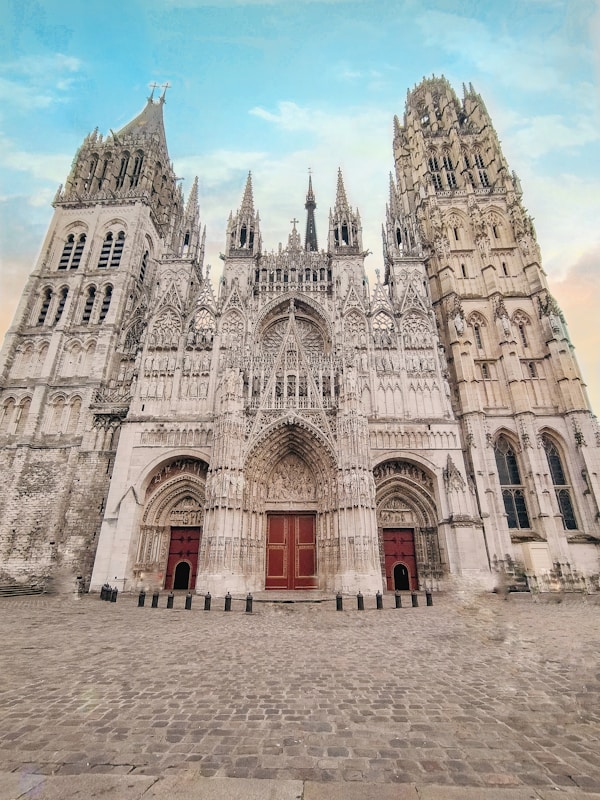 Exploring Rouen's Authentic Cuisine: Local Dishes, Restaurants & Recipes
