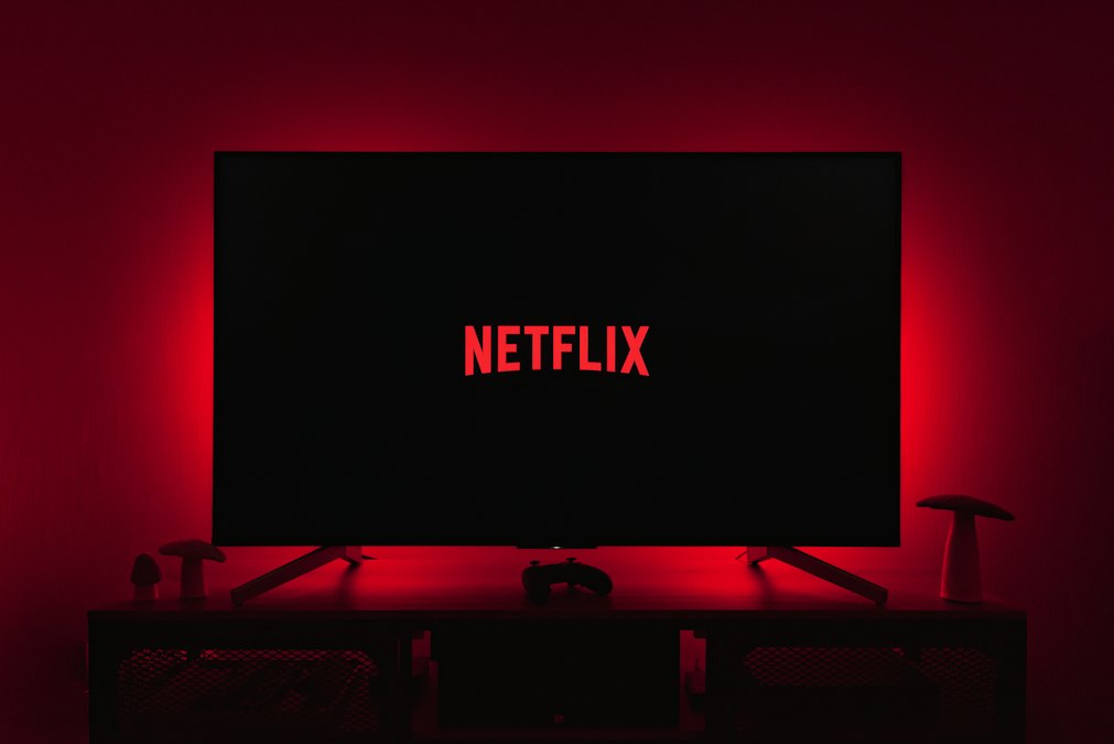 Streaming changed movies, and theaters are rewarding smaller bets supporting image