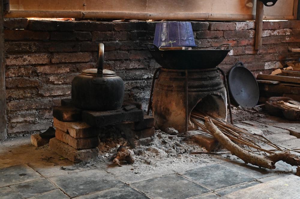 an old stove with a grill on top of it