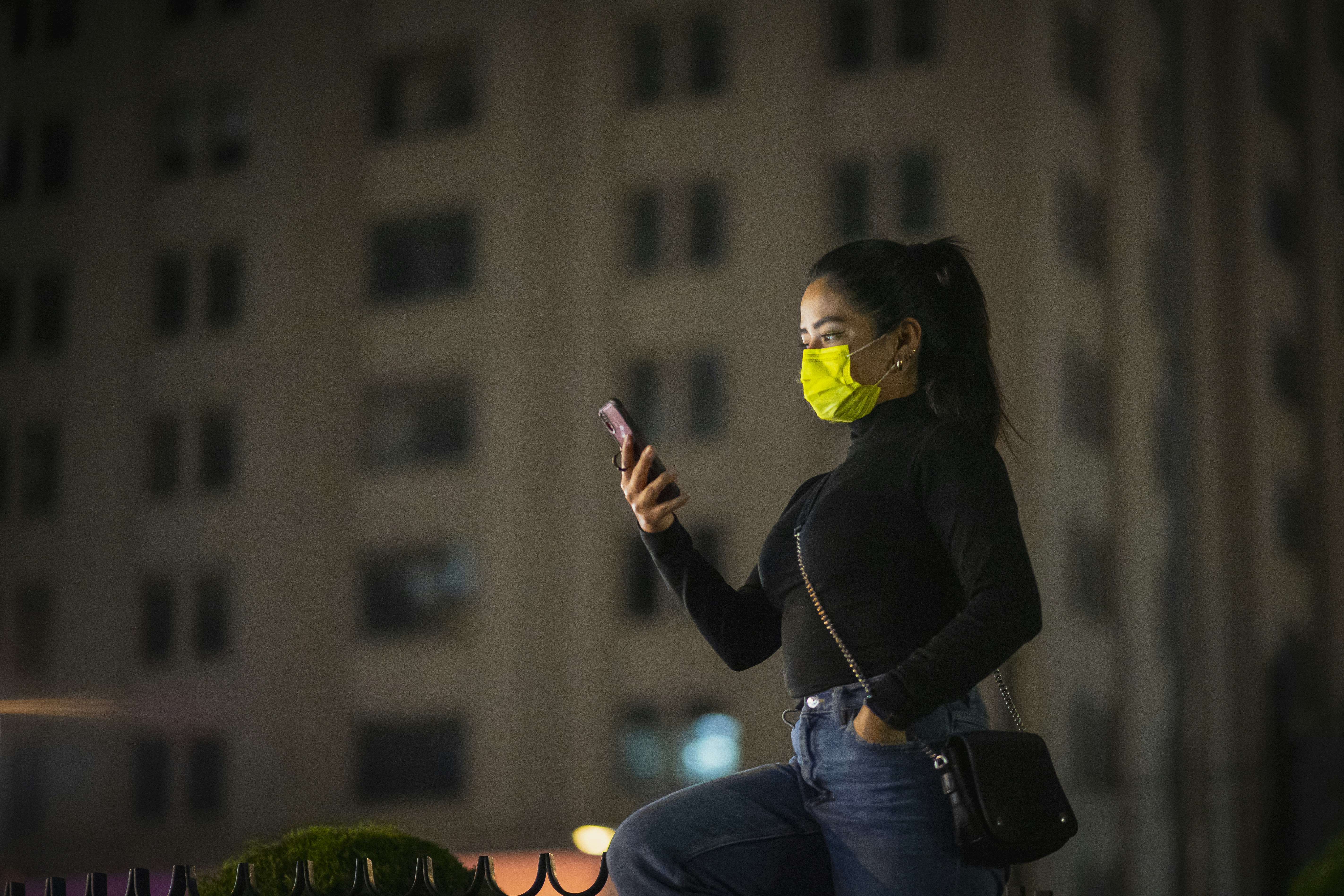 iOS 15.4 Beta позволяет использовать Face ID с надетой маской