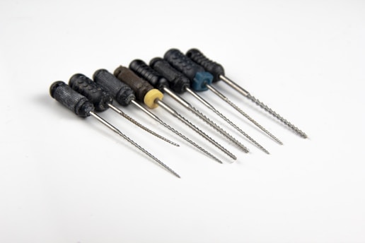 a group of needles sitting on top of each other