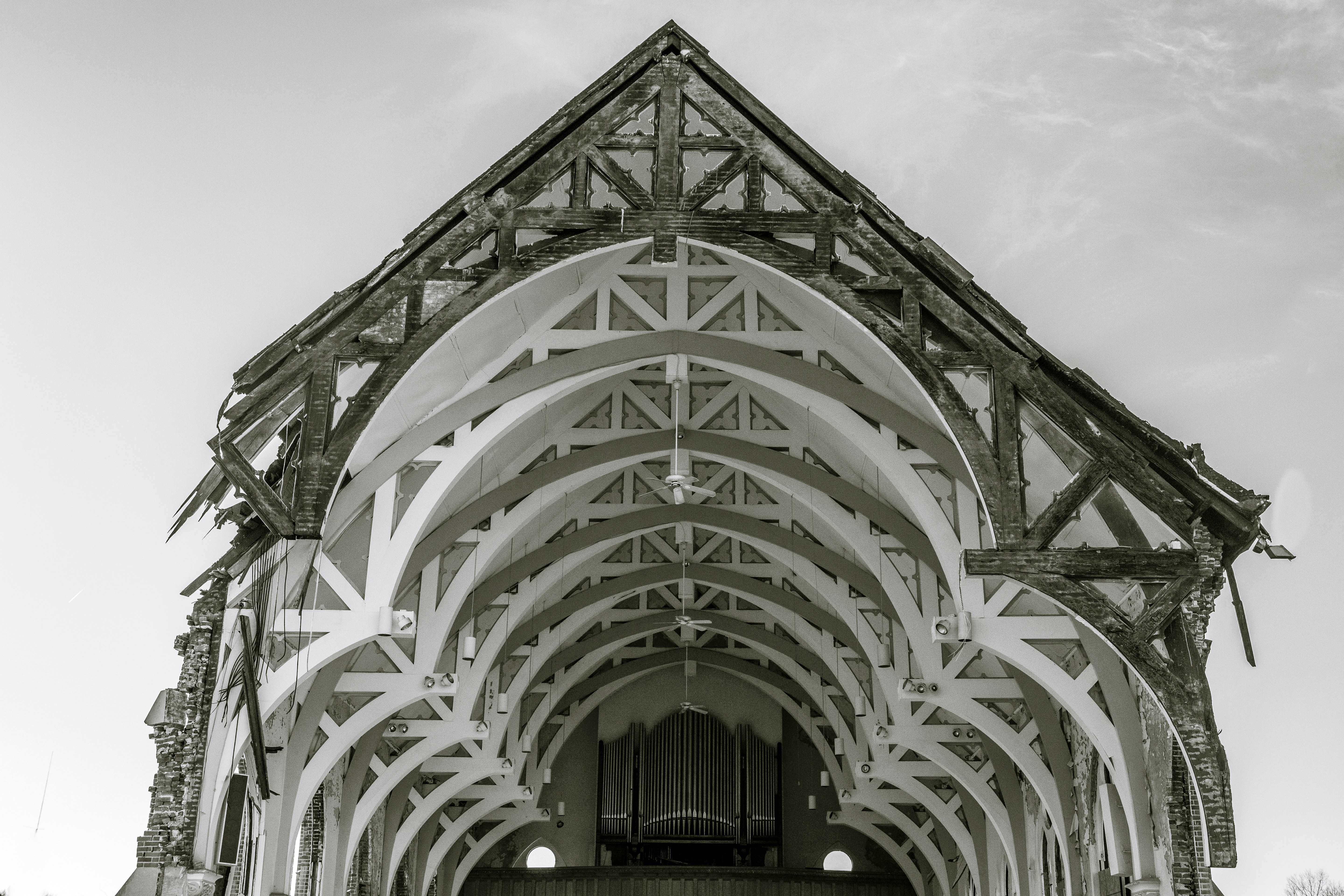 a black and white photo of a cathedral