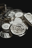 a close up of a bunch of metal buttons