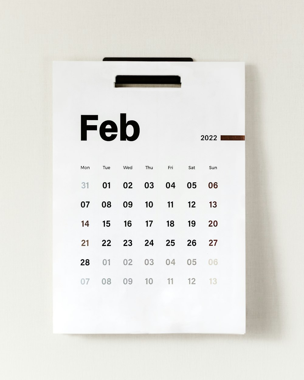 Ein Kalender mit dem Wort Feb darauf
