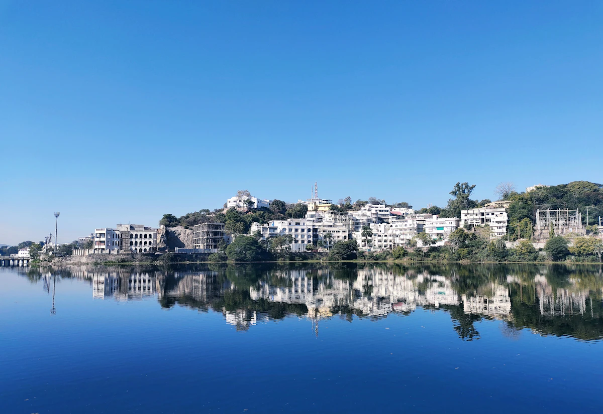 Lake Pichola glowing at dusk