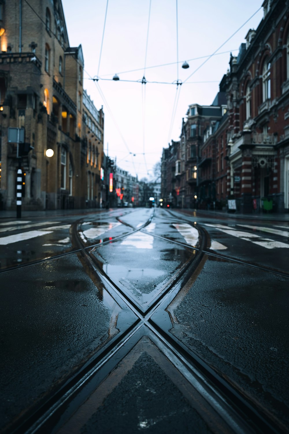 Una vista de una calle de la ciudad