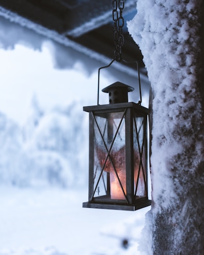 a lamp that is on the snow
