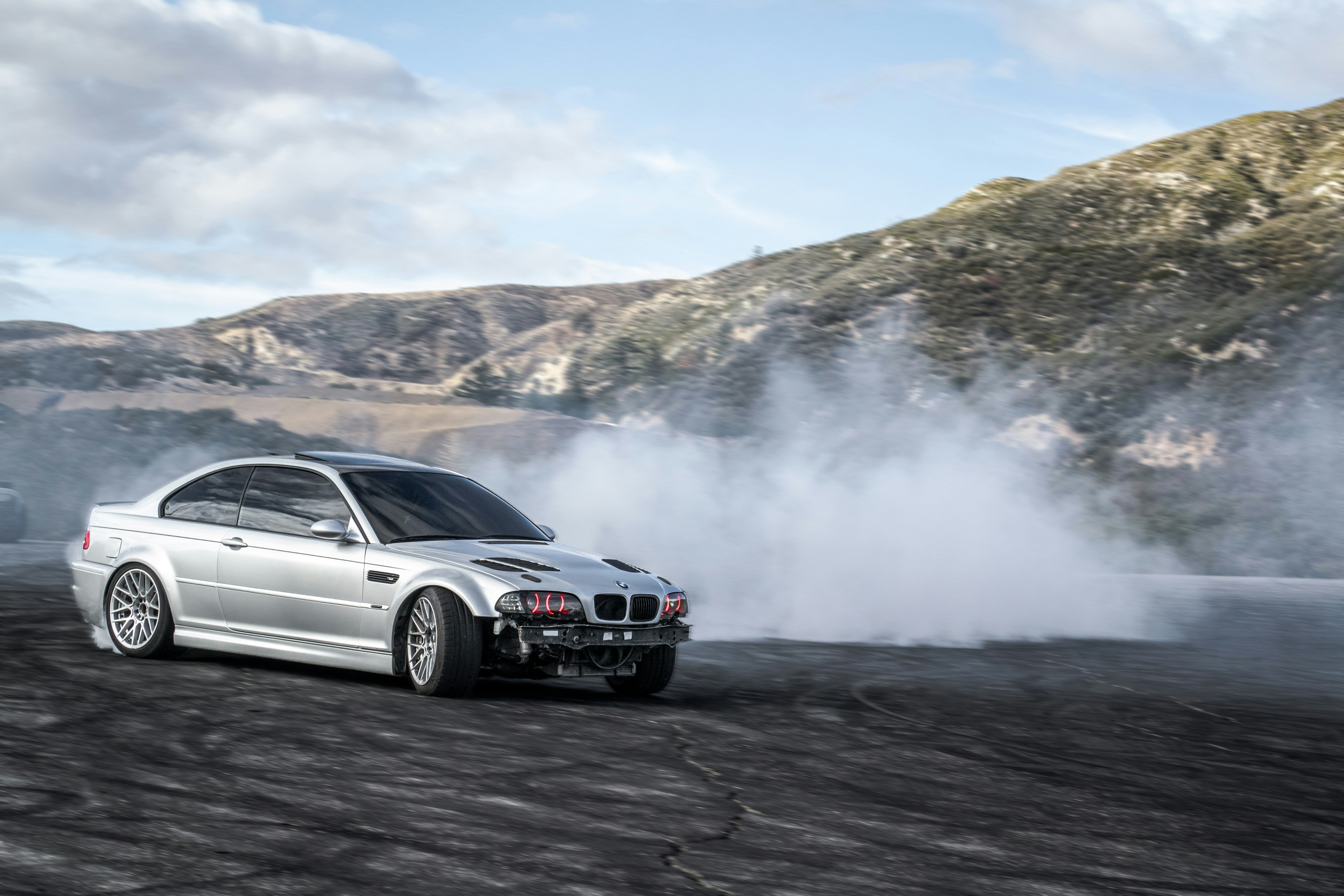 photo-1643790069353-b1bb657c4493?ixid=M3