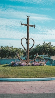 La croix Ankh, Camargue, Marie, Lorraine, Celtique dans la Voie de la Madeleine