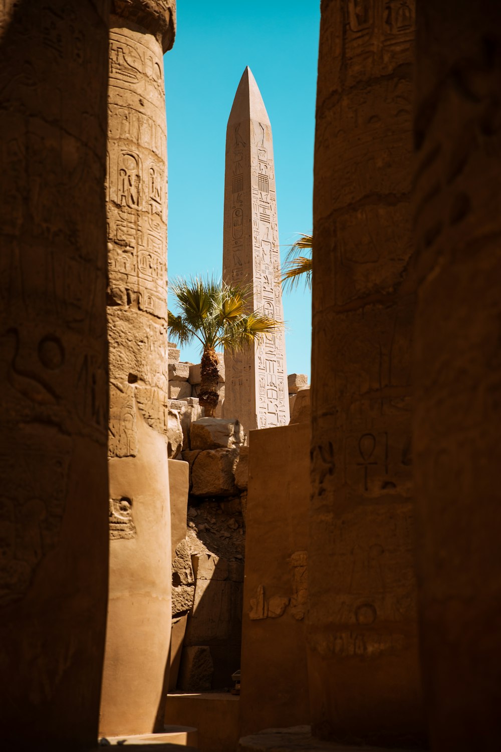 the obelisk of the temple of hatsheps in egypt