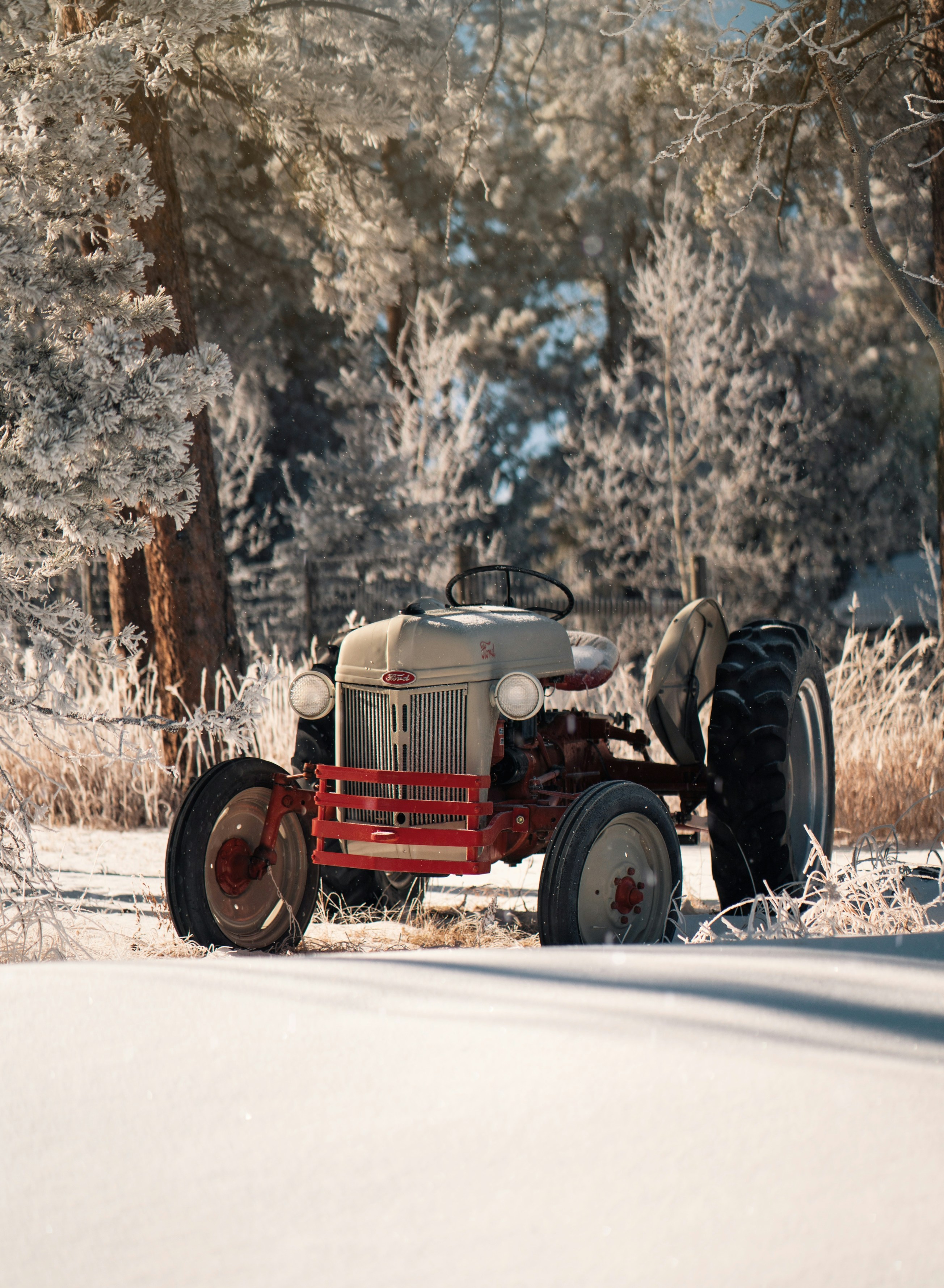 Do throwback the right way and choose a vintage background from Unsplash's huge collection of professional-quality images. Always free on Unsplash.