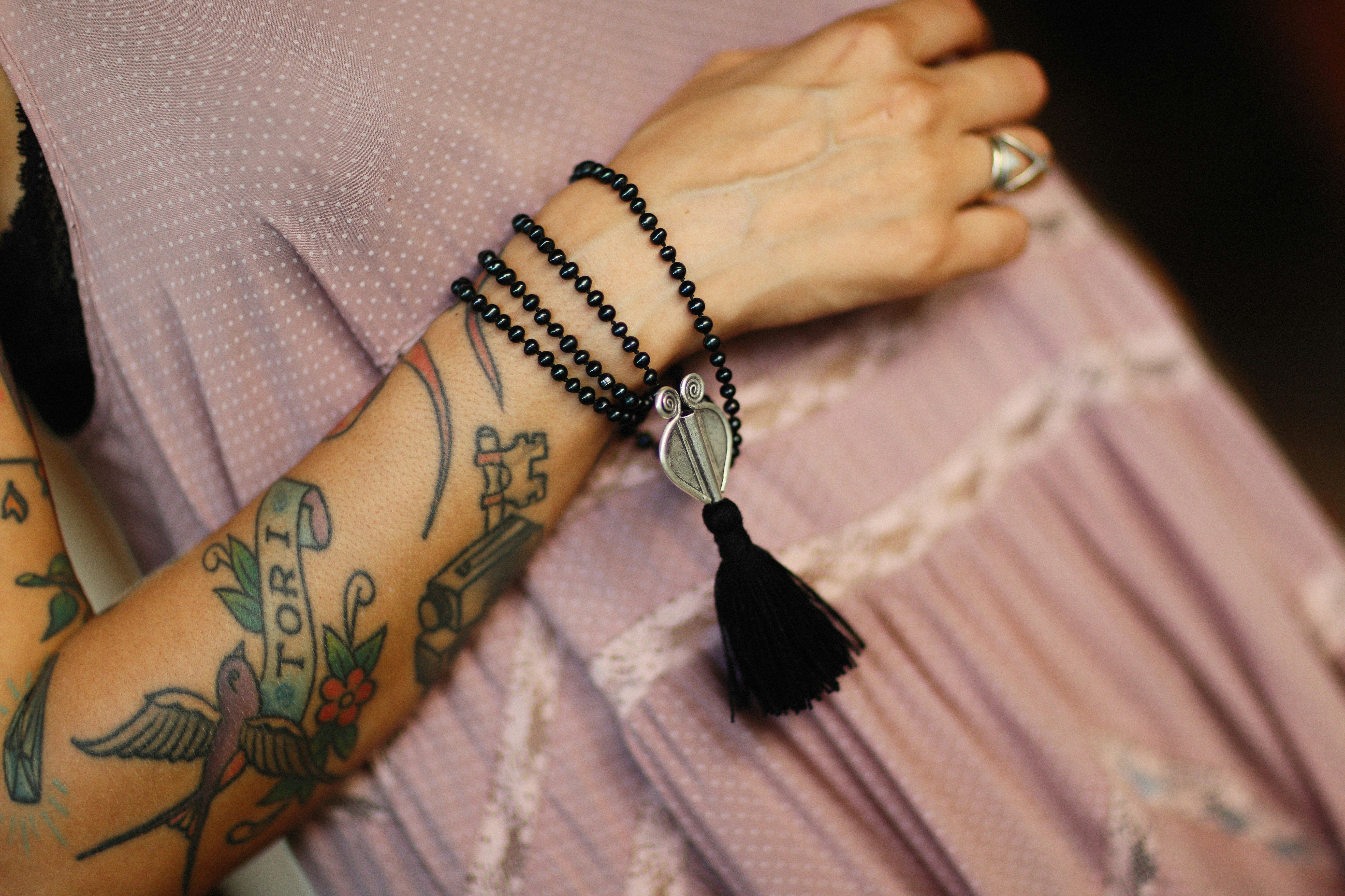 The VIP bracelet, featuring my humpback whale tattoo! : r/MyFahlo, image size:3000x2000