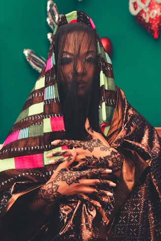 a woman with a veil on her head