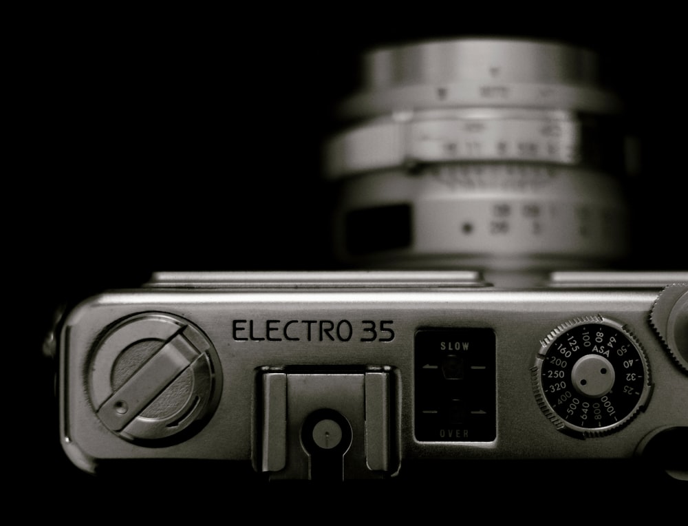 a black and white photo of a camera