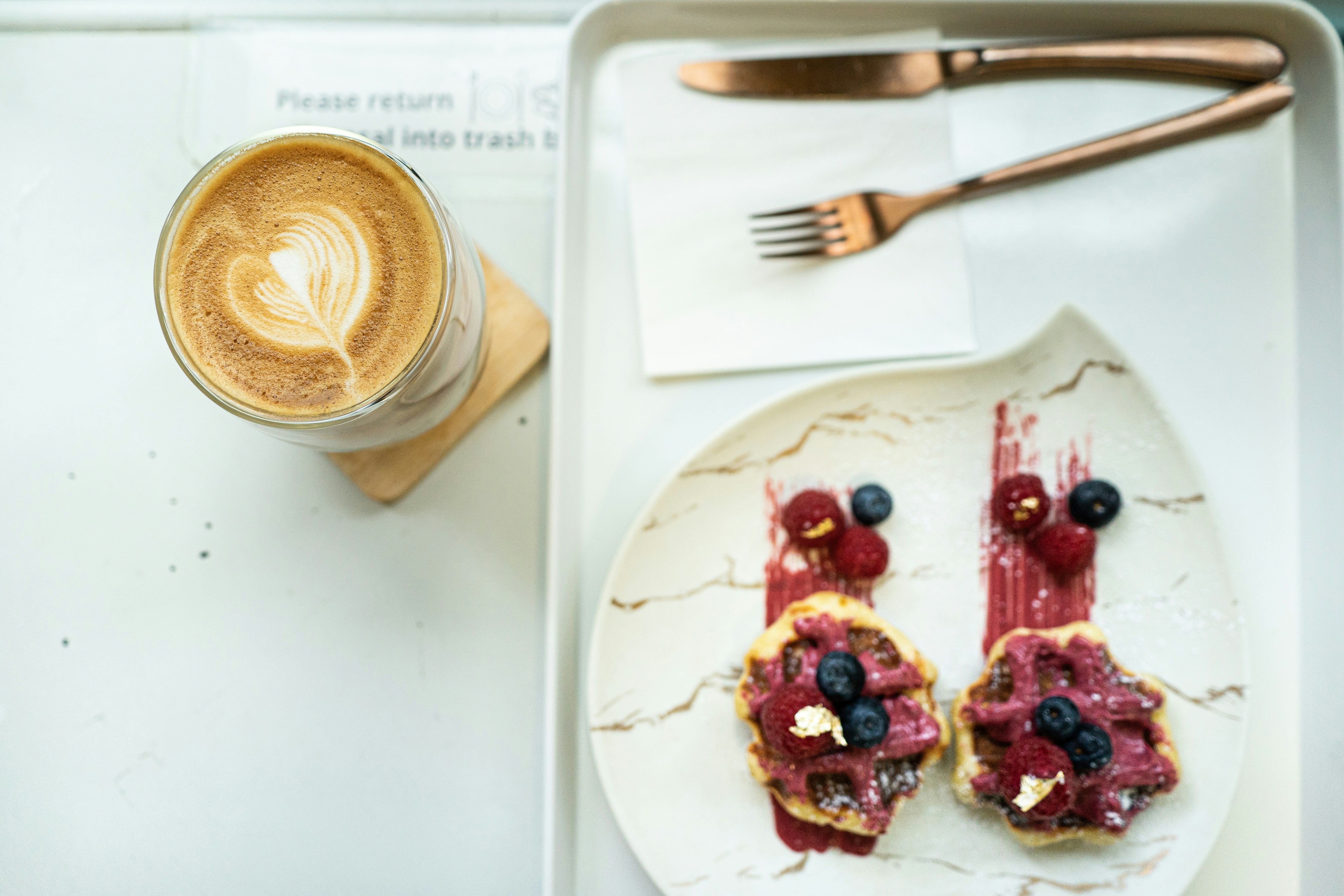 Latte and berry toast