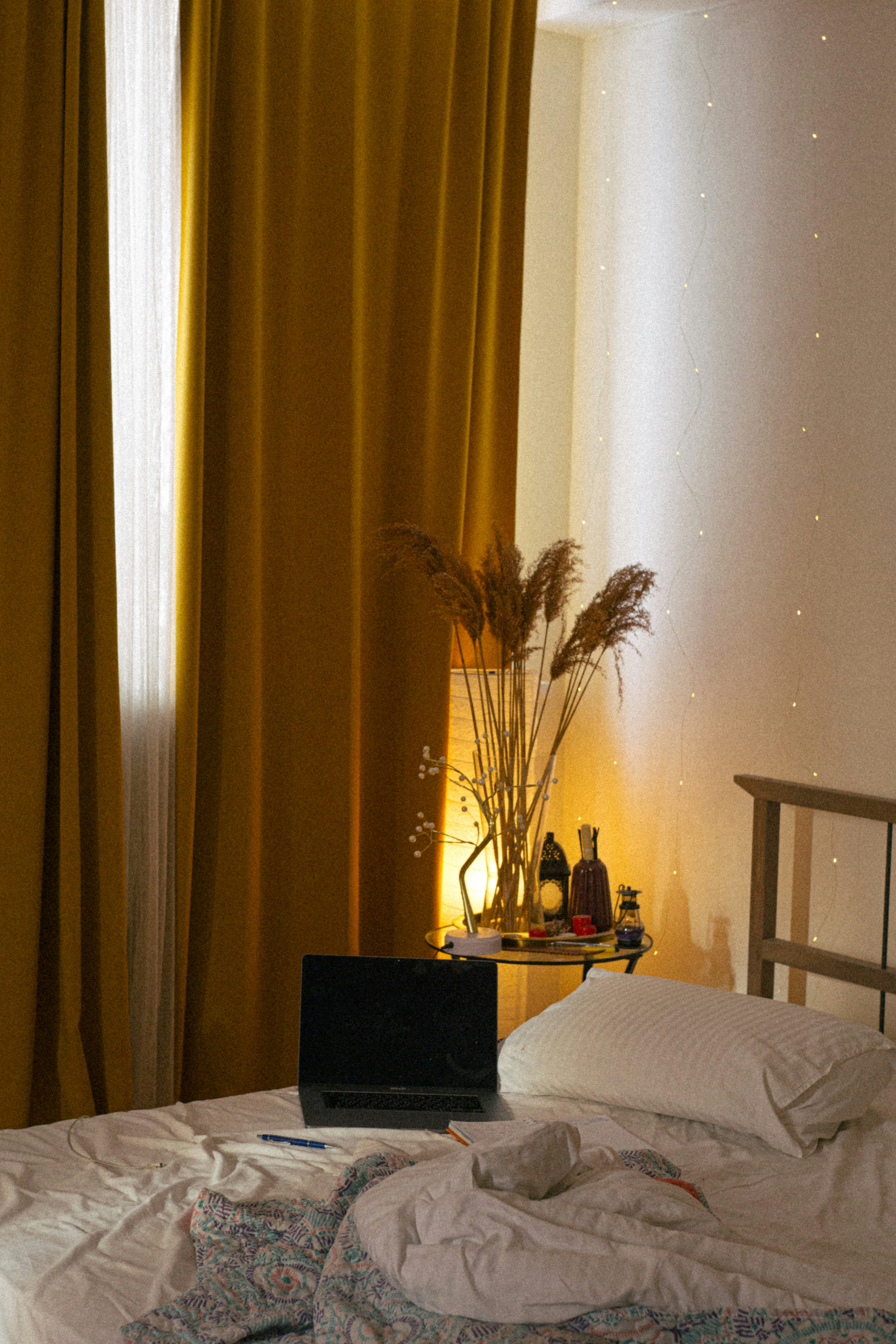 cozy bedroom night wallpaper, wallpaper, Badan Menggigil di Malam Hari: Penyebab dan Cara Mengatasinya 4