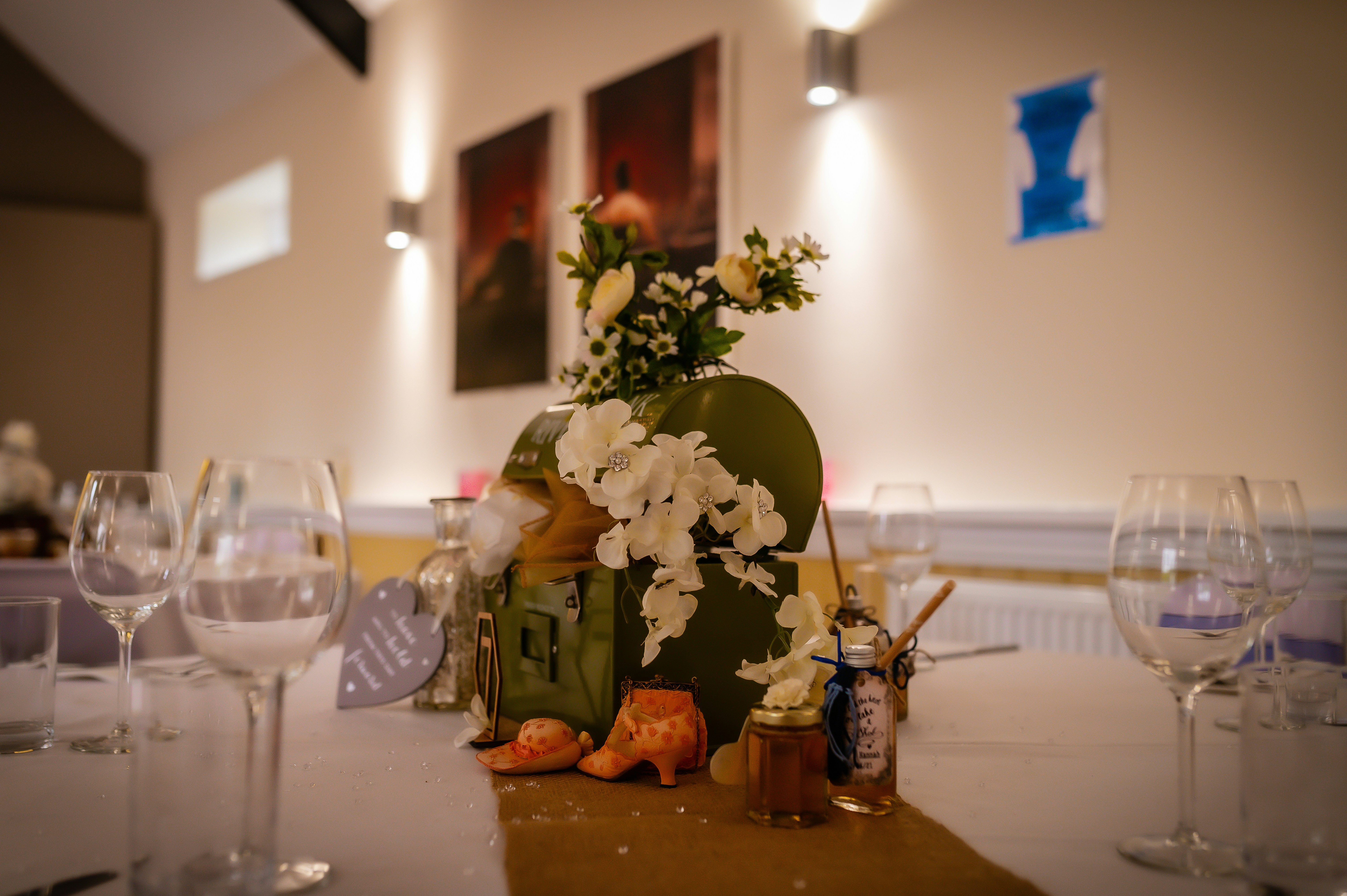 wedding dessert table, ilustrasi artikel Beyond the Tier: Delicious Alternatives to a Traditional Wedding Cake 7