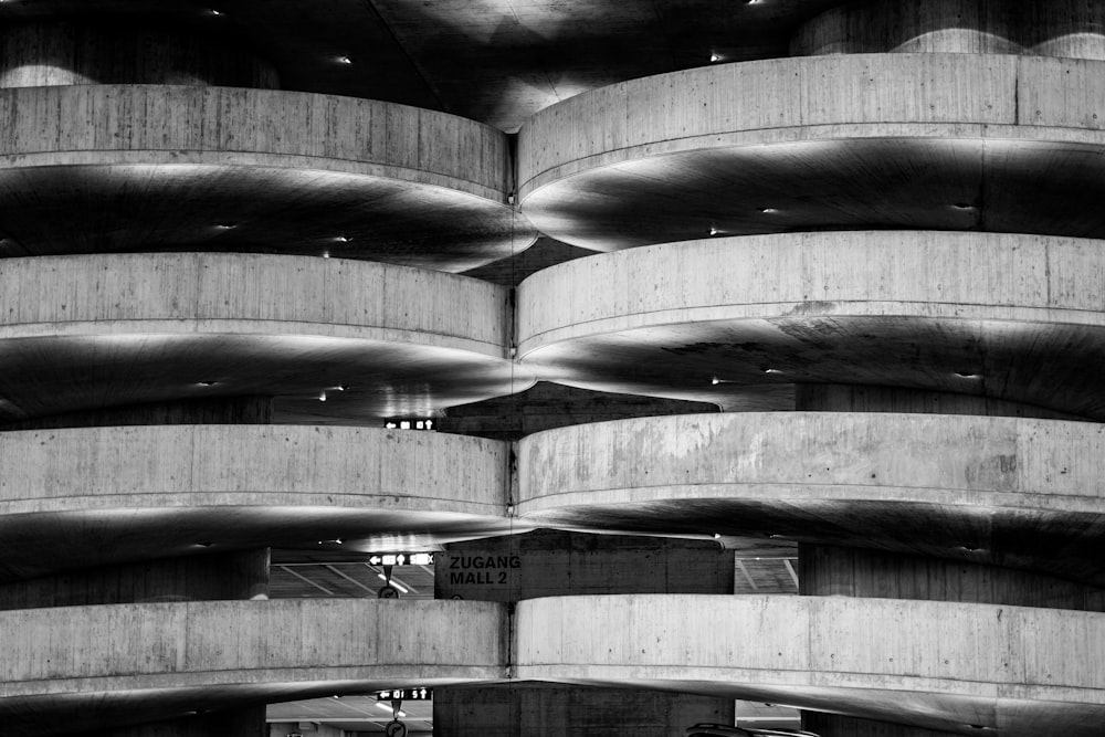 a black and white photo of a building