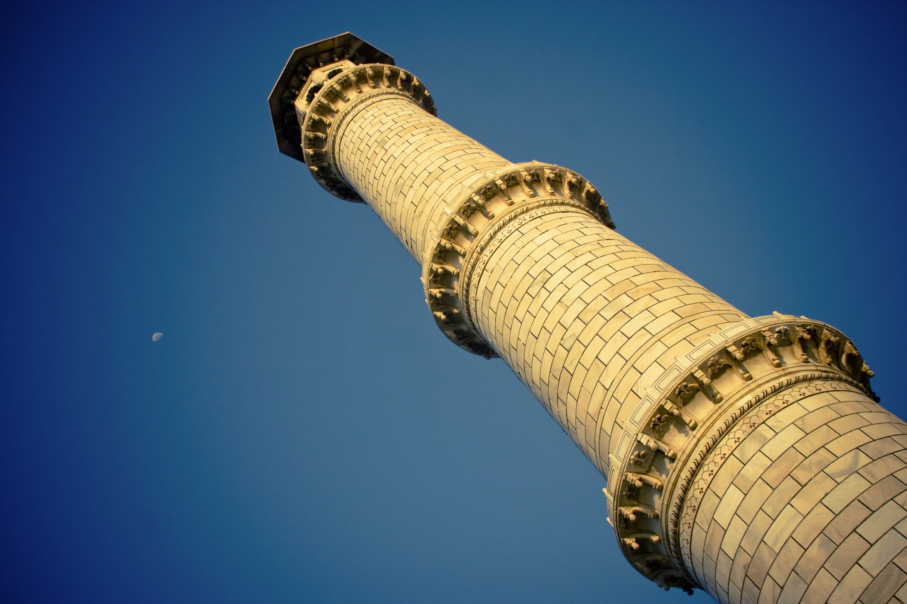 Photo by raimondklavins