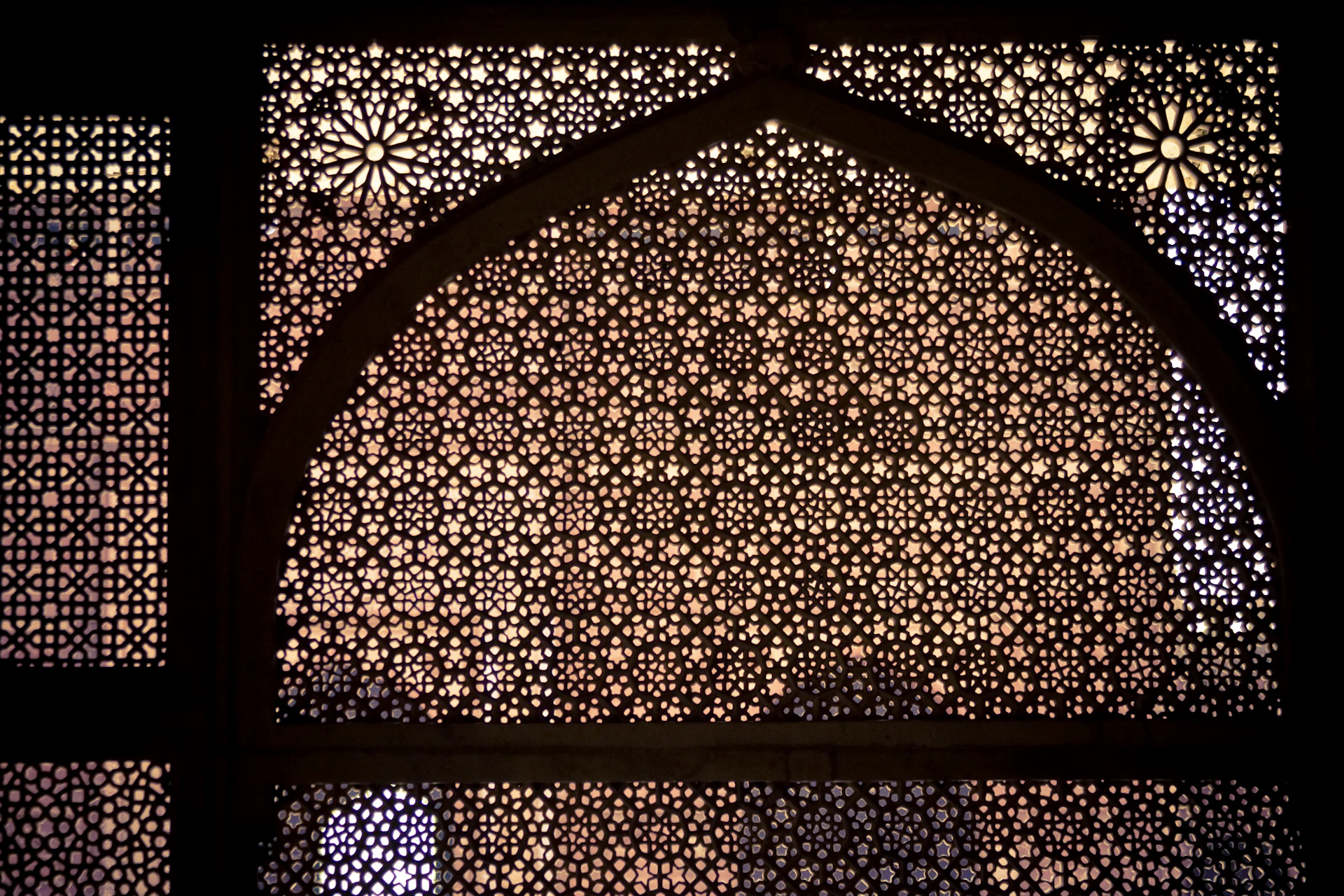 a window that has a pattern on it