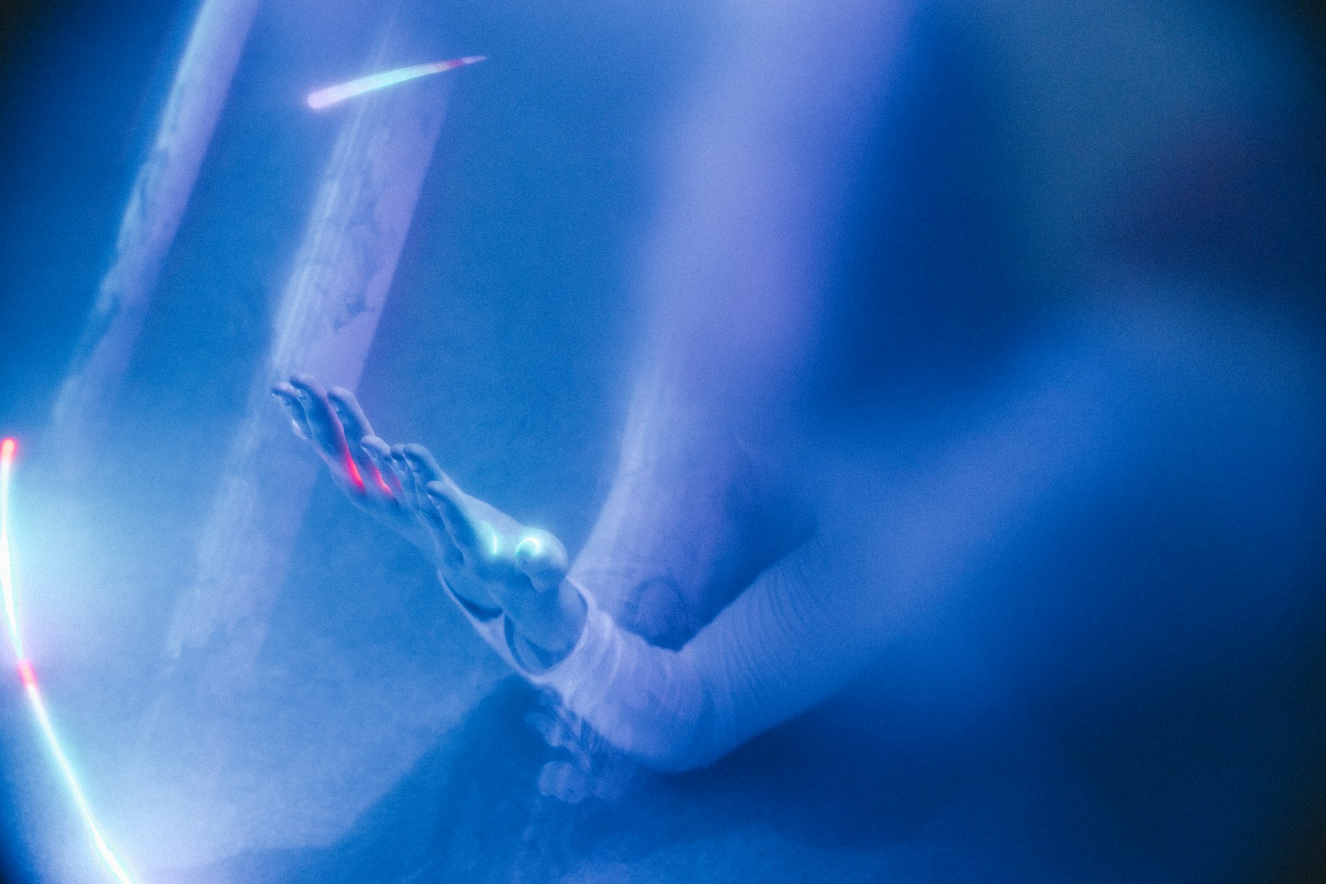 gray computer monitor