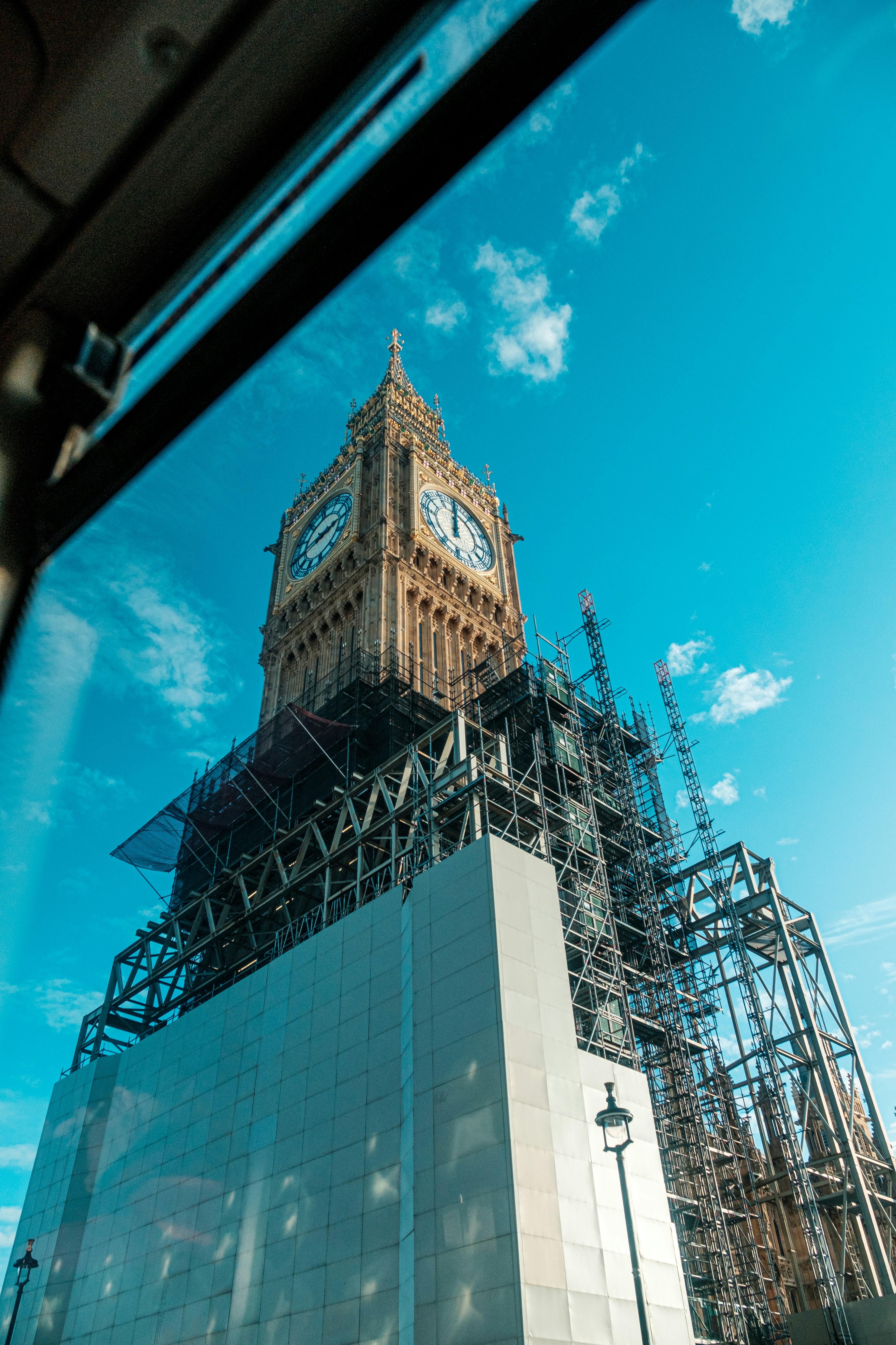 the big ben clock tower is under construction