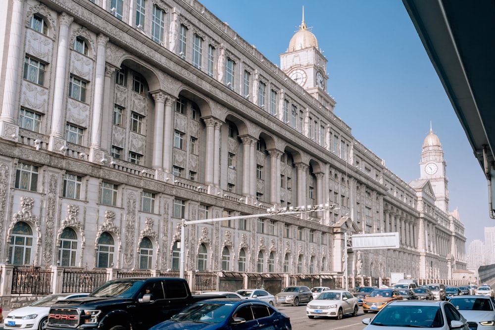 a city street filled with lots of traffic