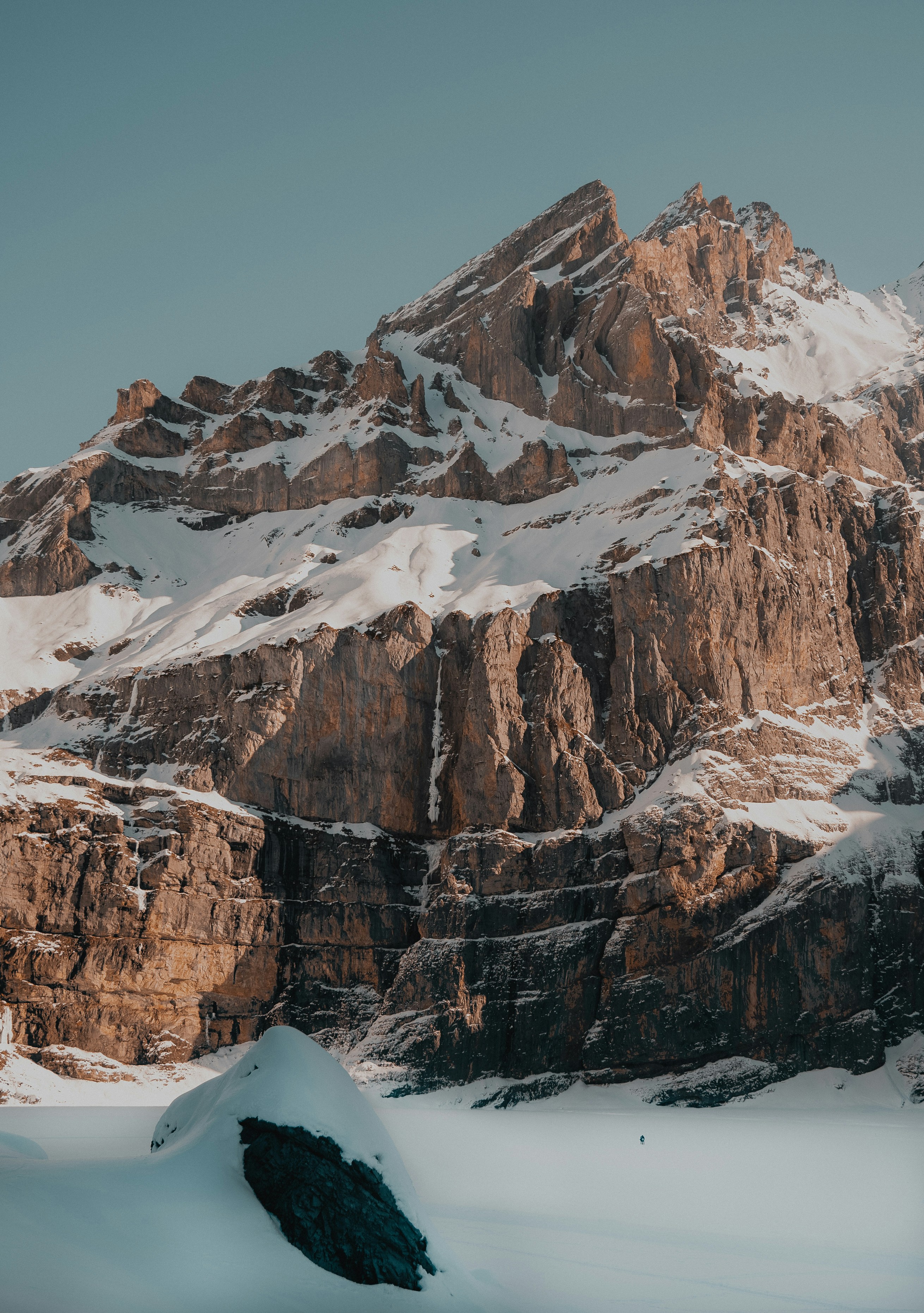 ❤️送料込値下げ❤️絵画★謎の山の冬景色★ガラス額入り ❤️送料込値下げ❤️絵画☆謎の山の冬景色☆ガラス額