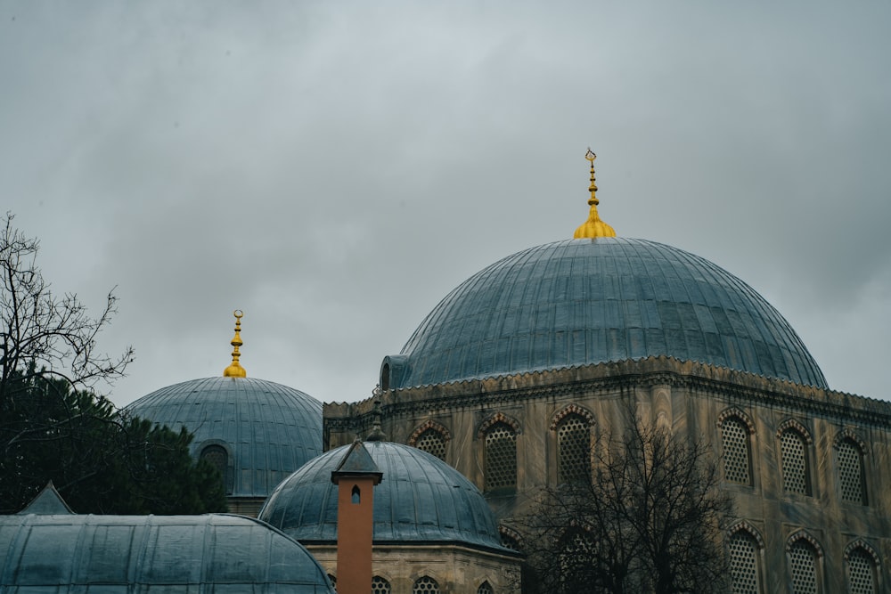 a view of a building with two domes
