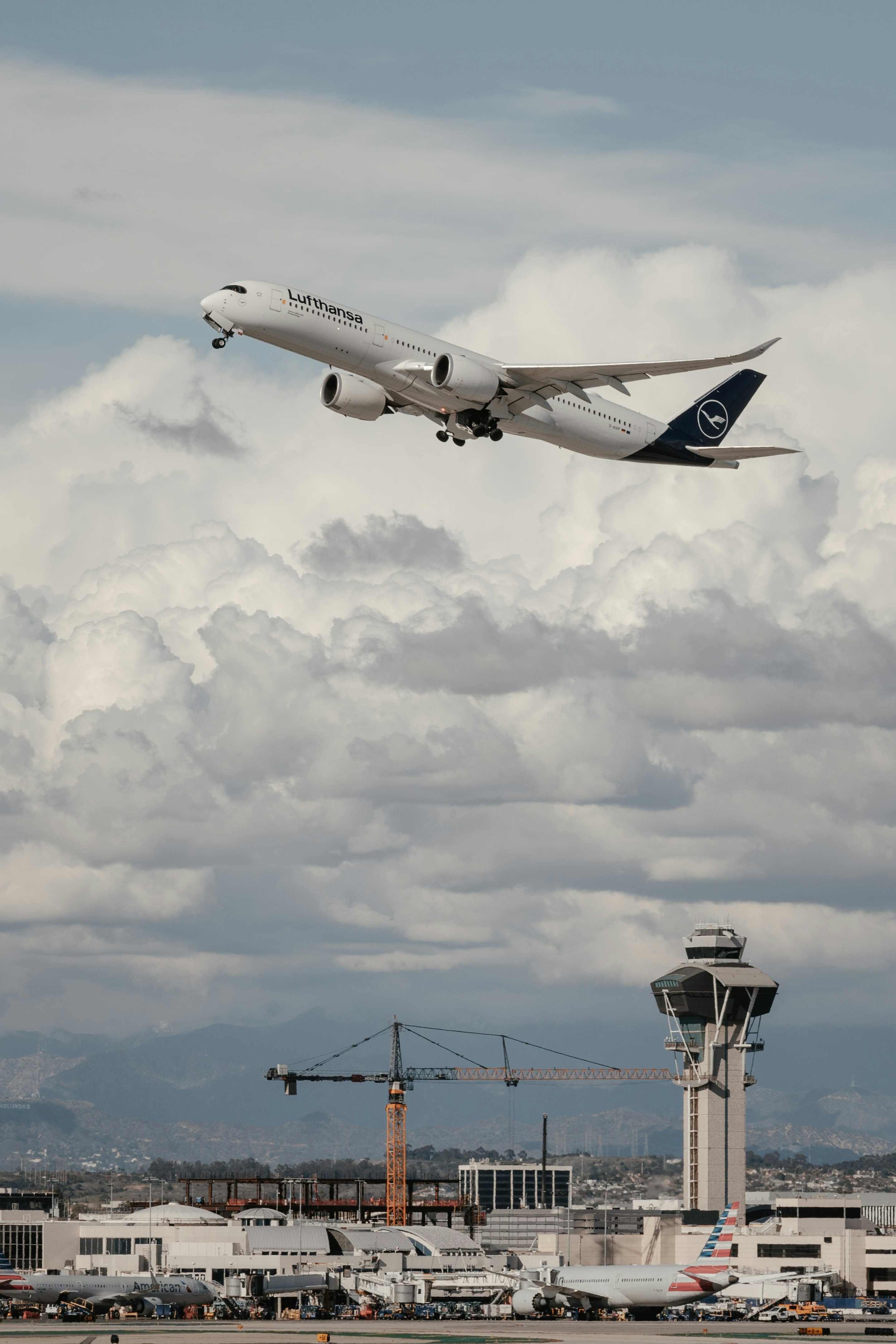 LAX Lufthansa a350