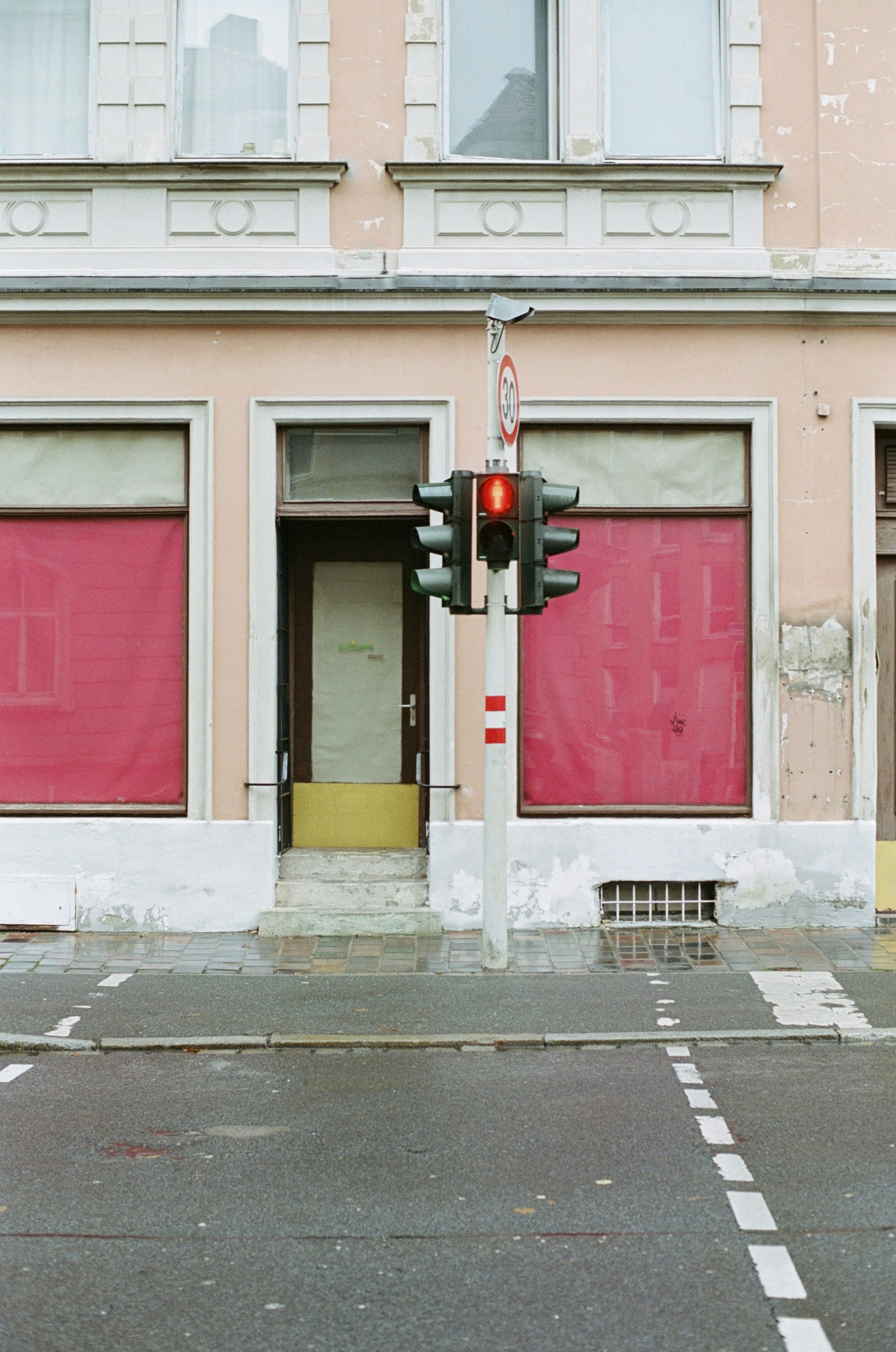 Photo by markusspiske