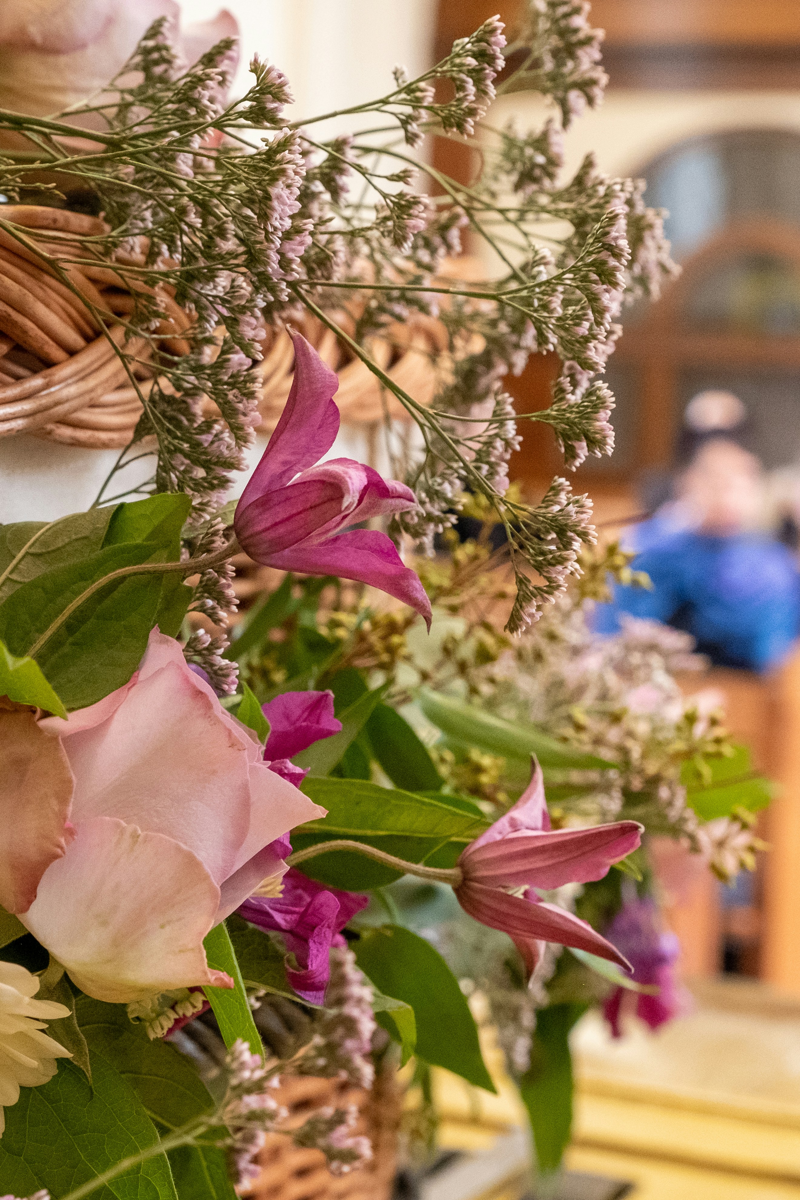 ein Blumenstrauß, der in einer Vase ist