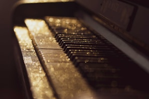 a close up of a piano that is shiny