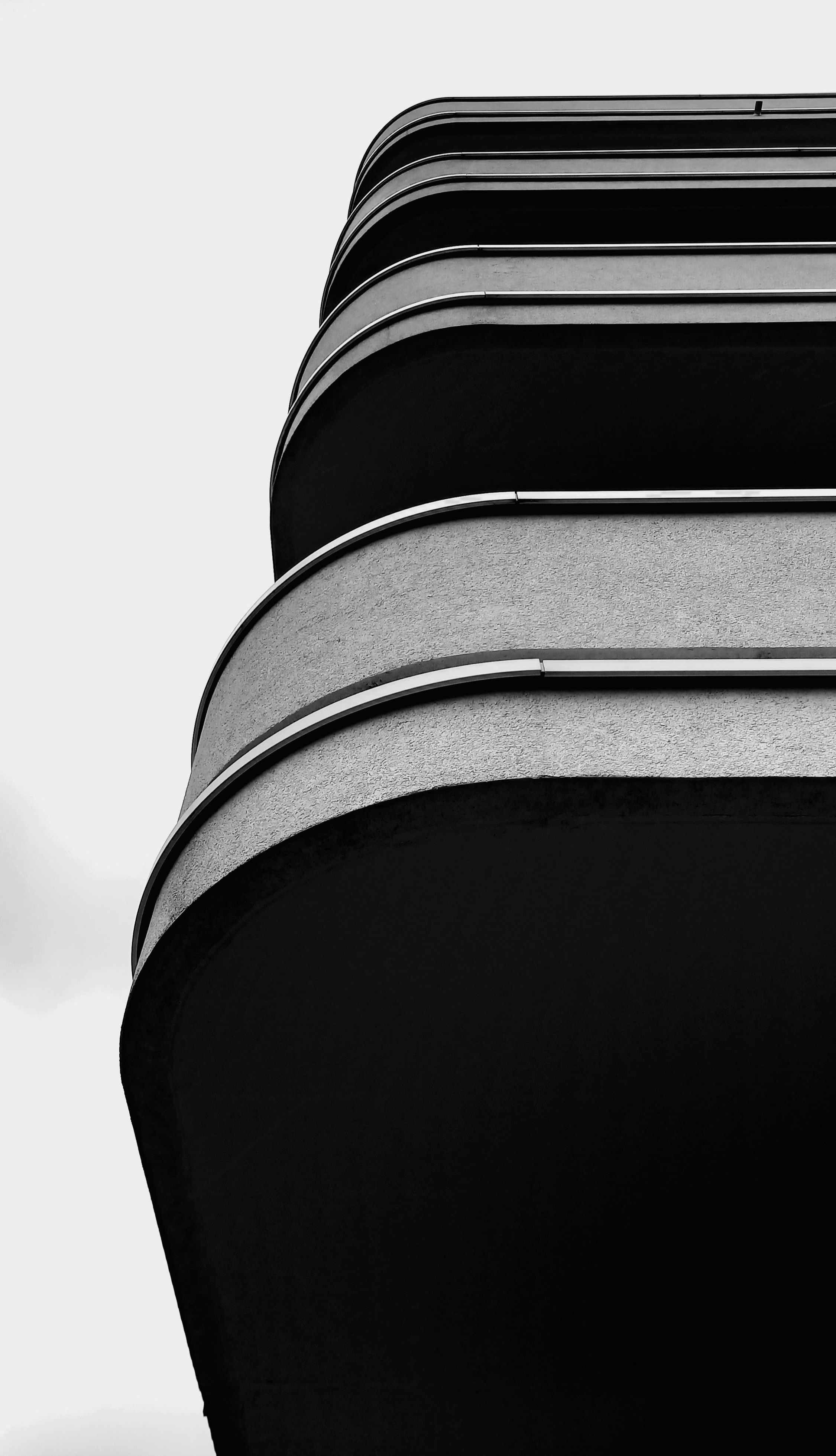 grey balcony wallpaper, wallpaper, Grey Balcony Ideas: Pet-Friendly Outdoor Spaces 5