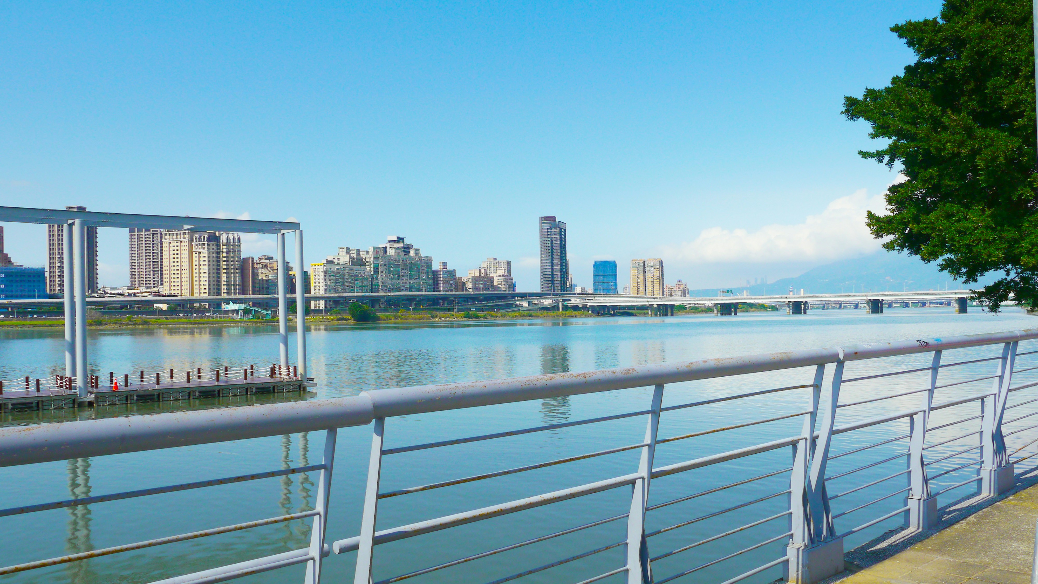 津渡橋(公園)