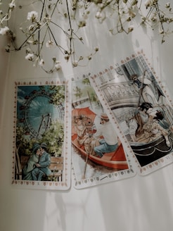CARTAS DE TAROT Y ORÁCULOS