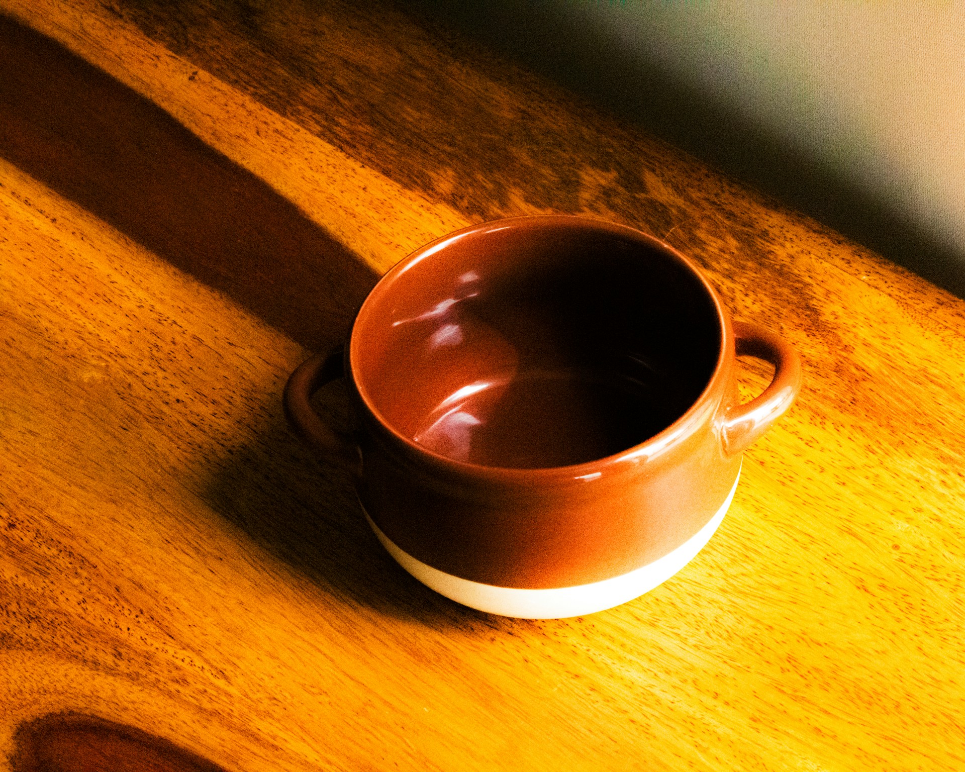 gray computer monitor