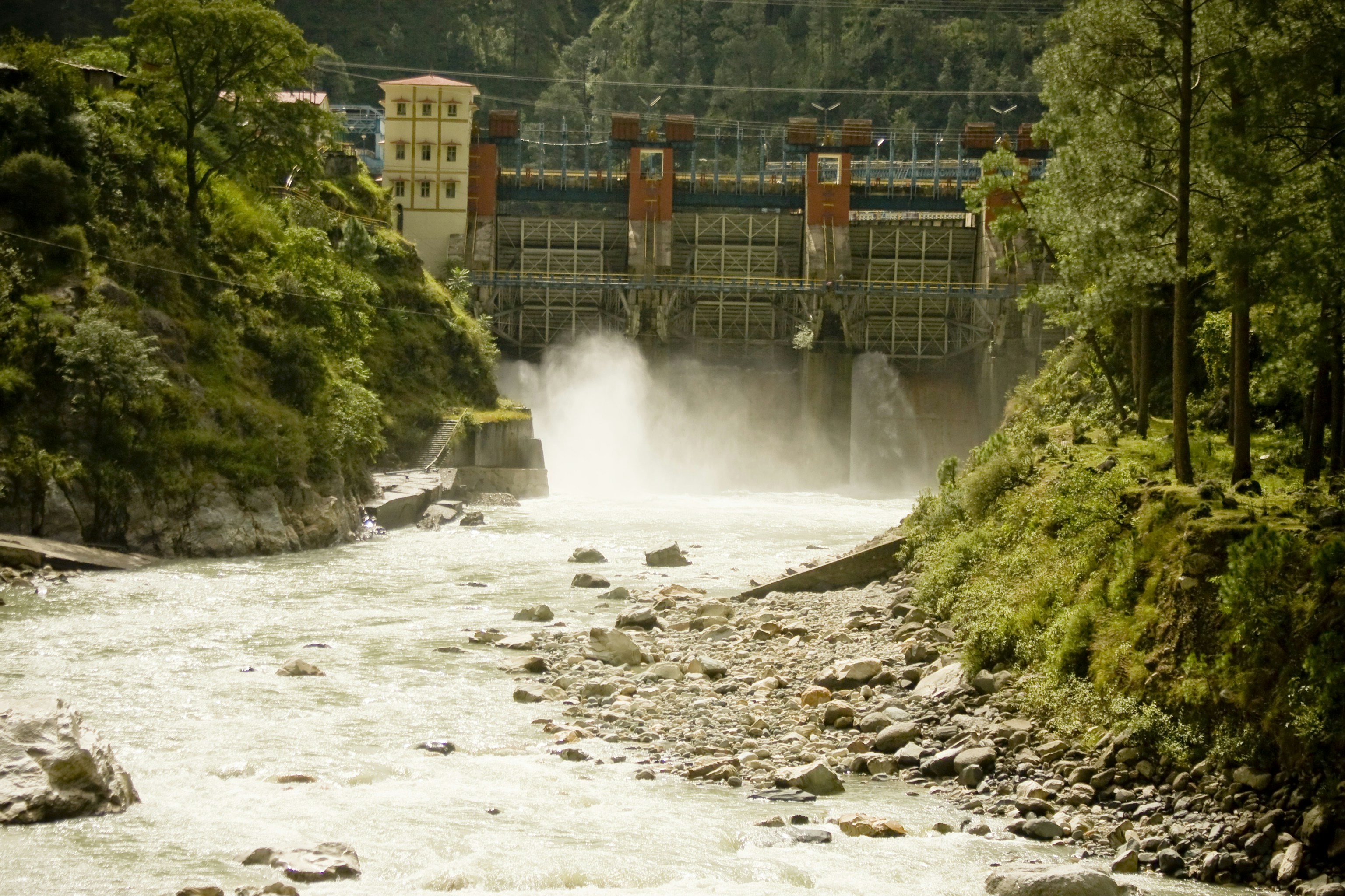 小水力発電の水利権取得方法｜申請手続きと許可要件5つのポイント関連画像