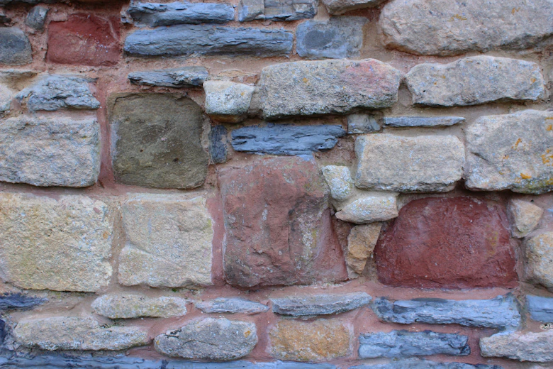Detail kamenného a tehlového muriva