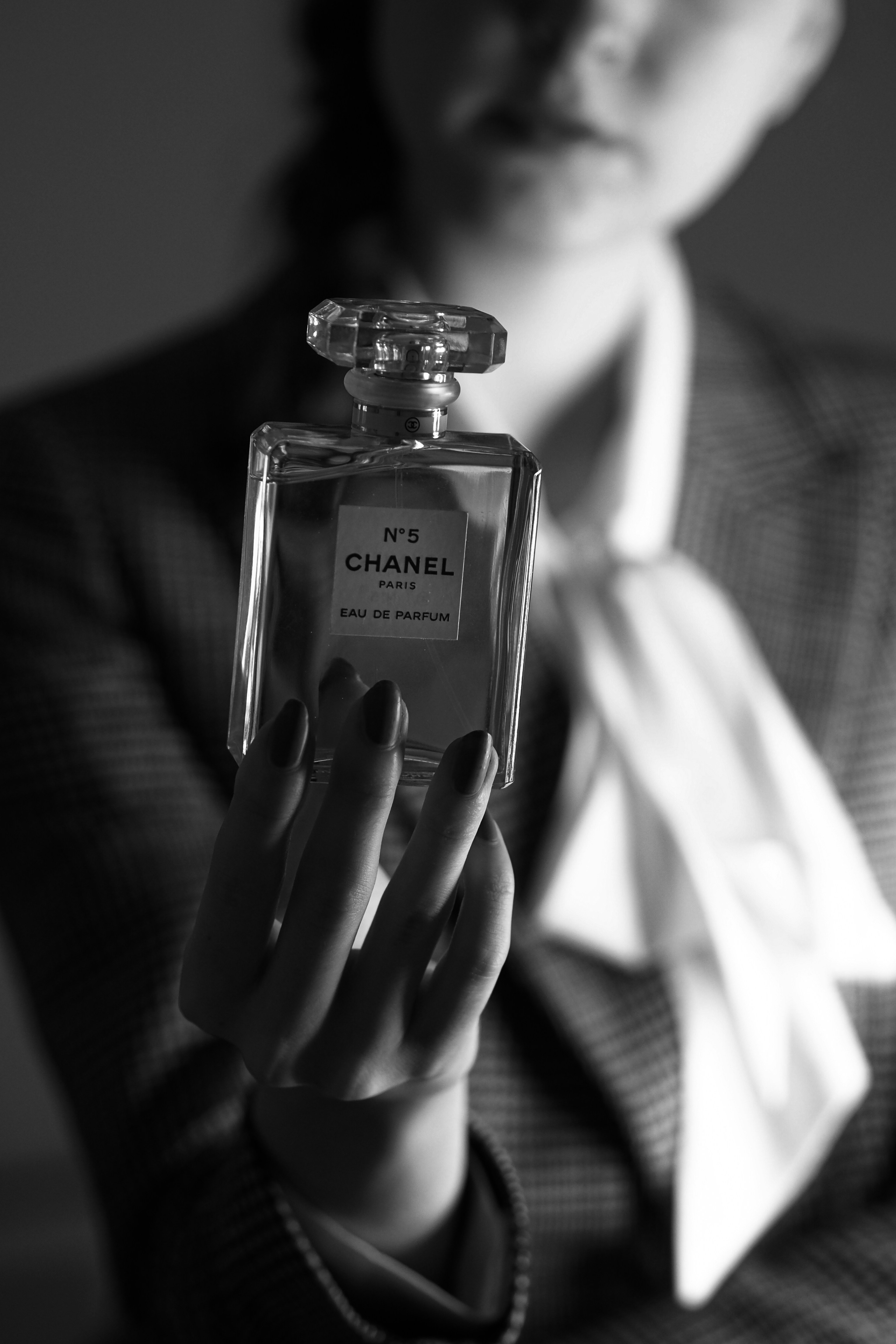 7 Best Women Perfumes for Longevity on Skin