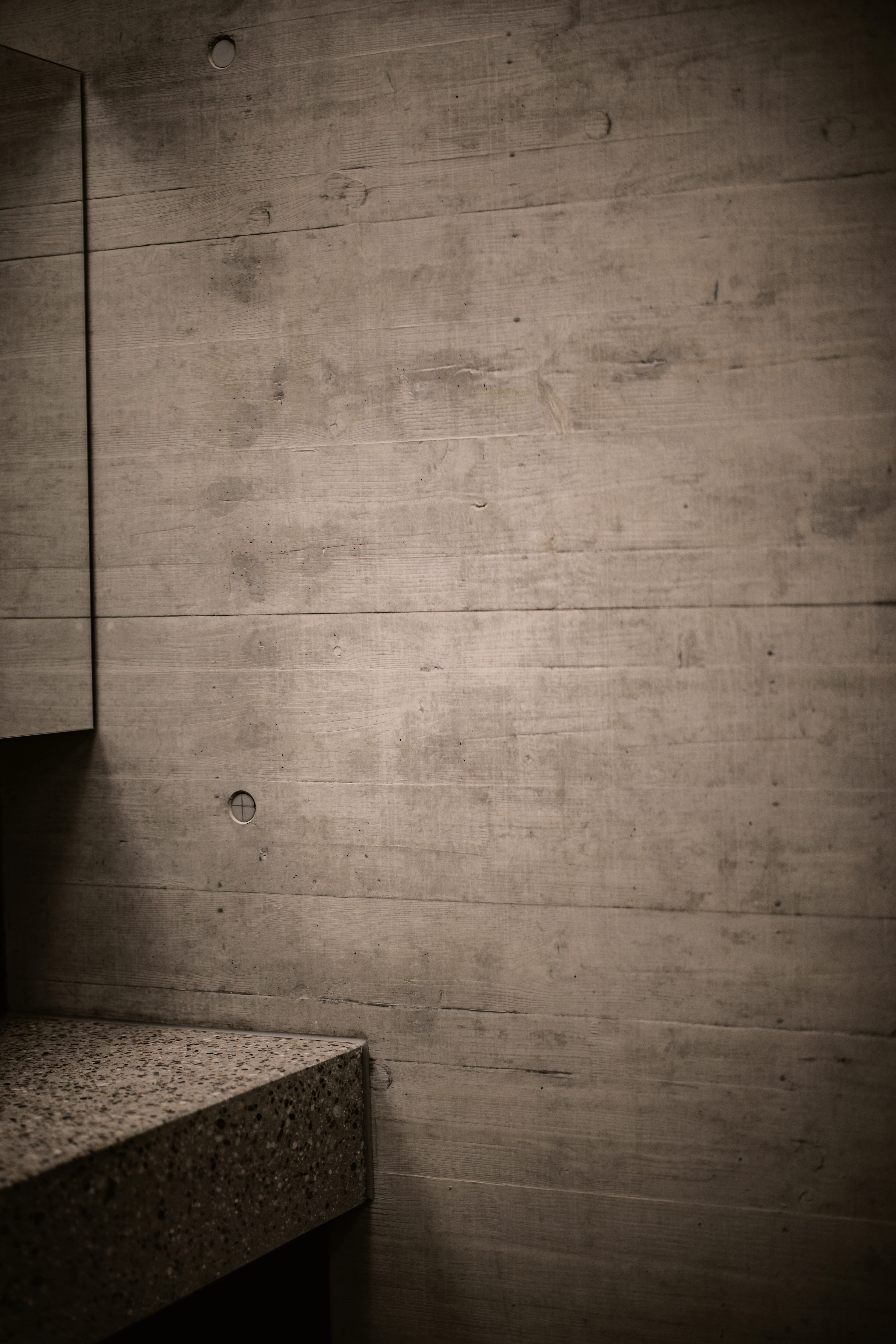 Large-format concrete-look panels