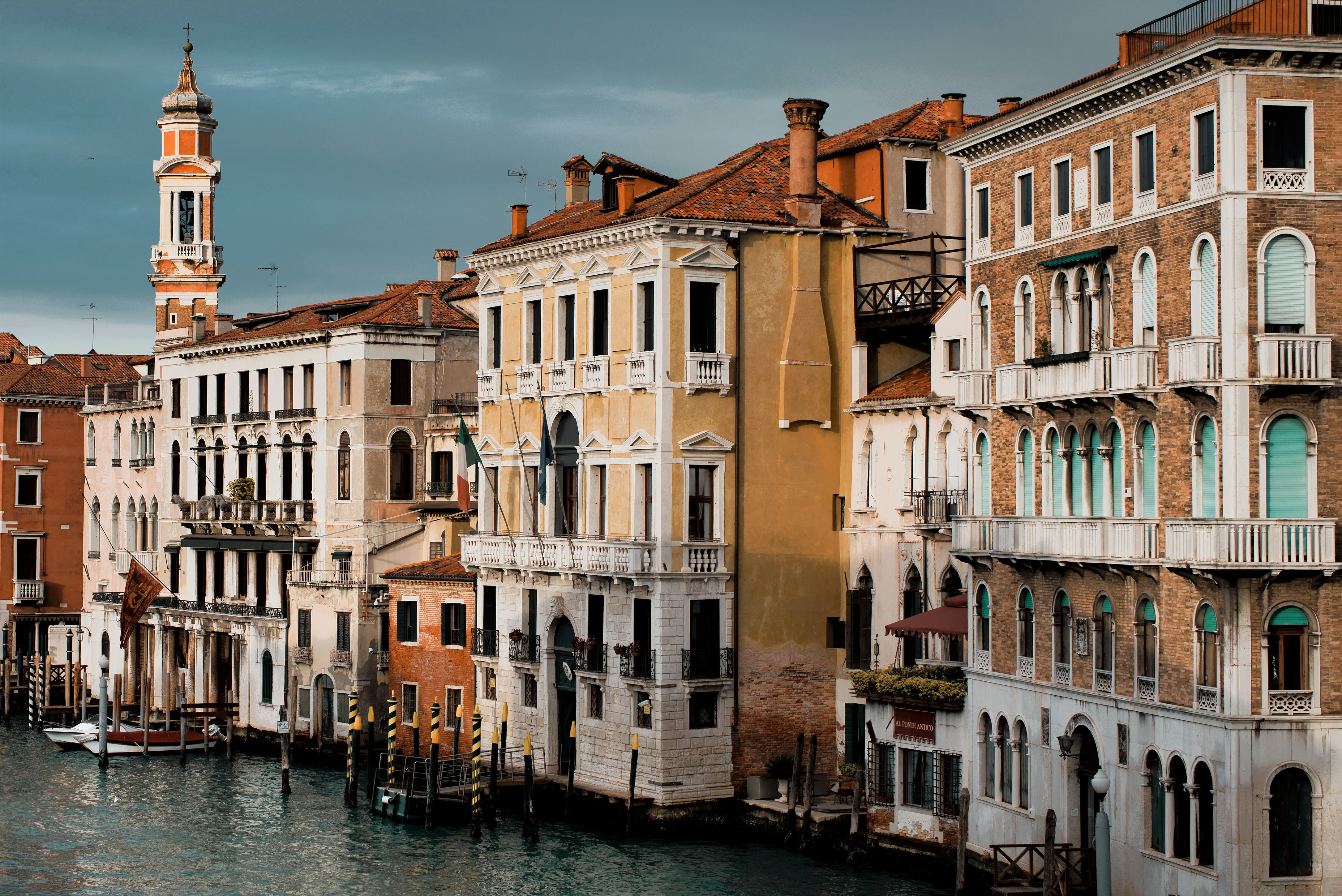 Photo by romainchllet