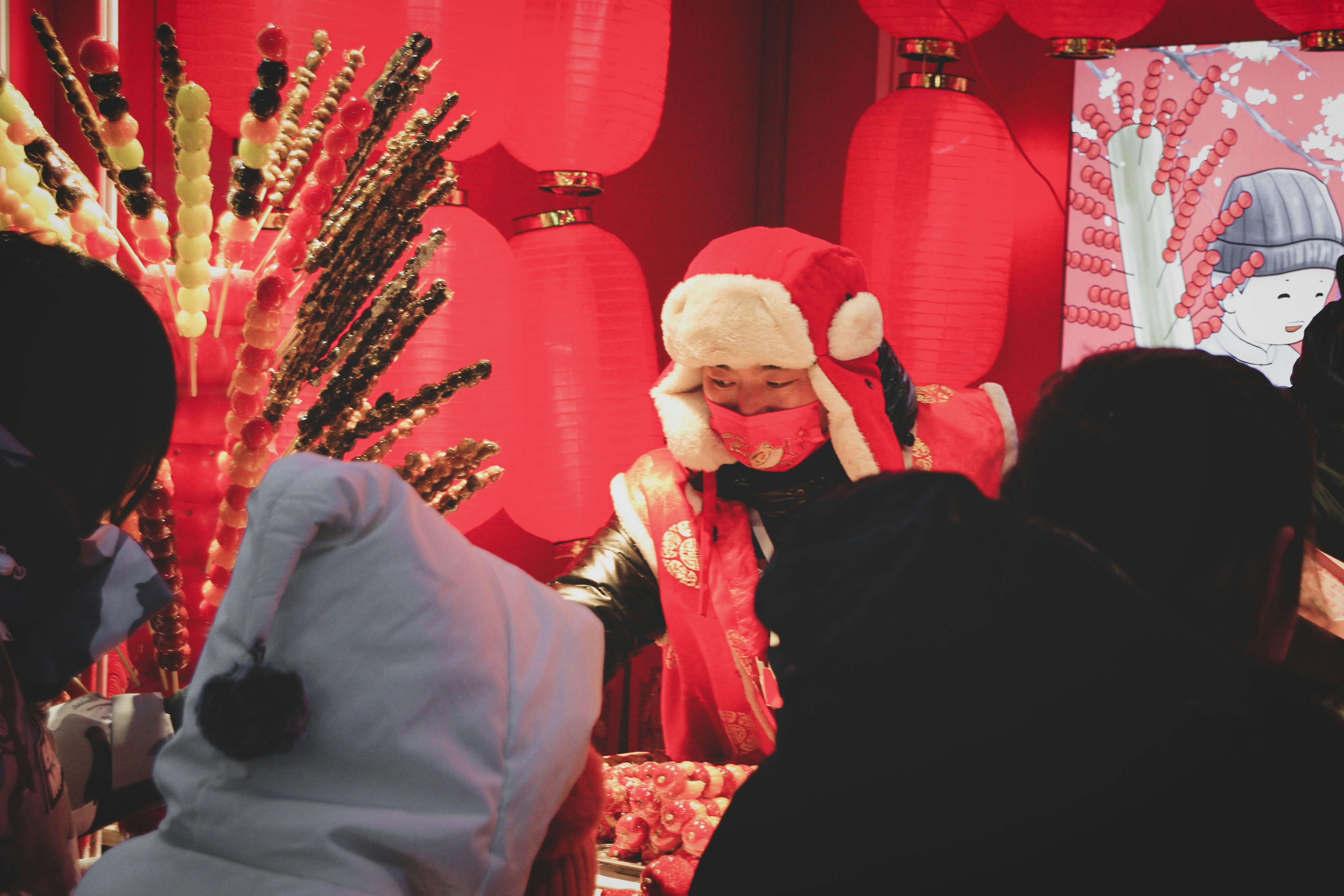 photo-1644930788865-b32105a046a5?ixid=M3