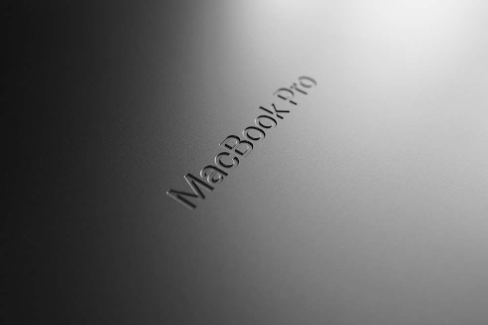 a close up of a laptop with the word macrootor on it
