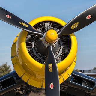 a close up of a propeller of a plane