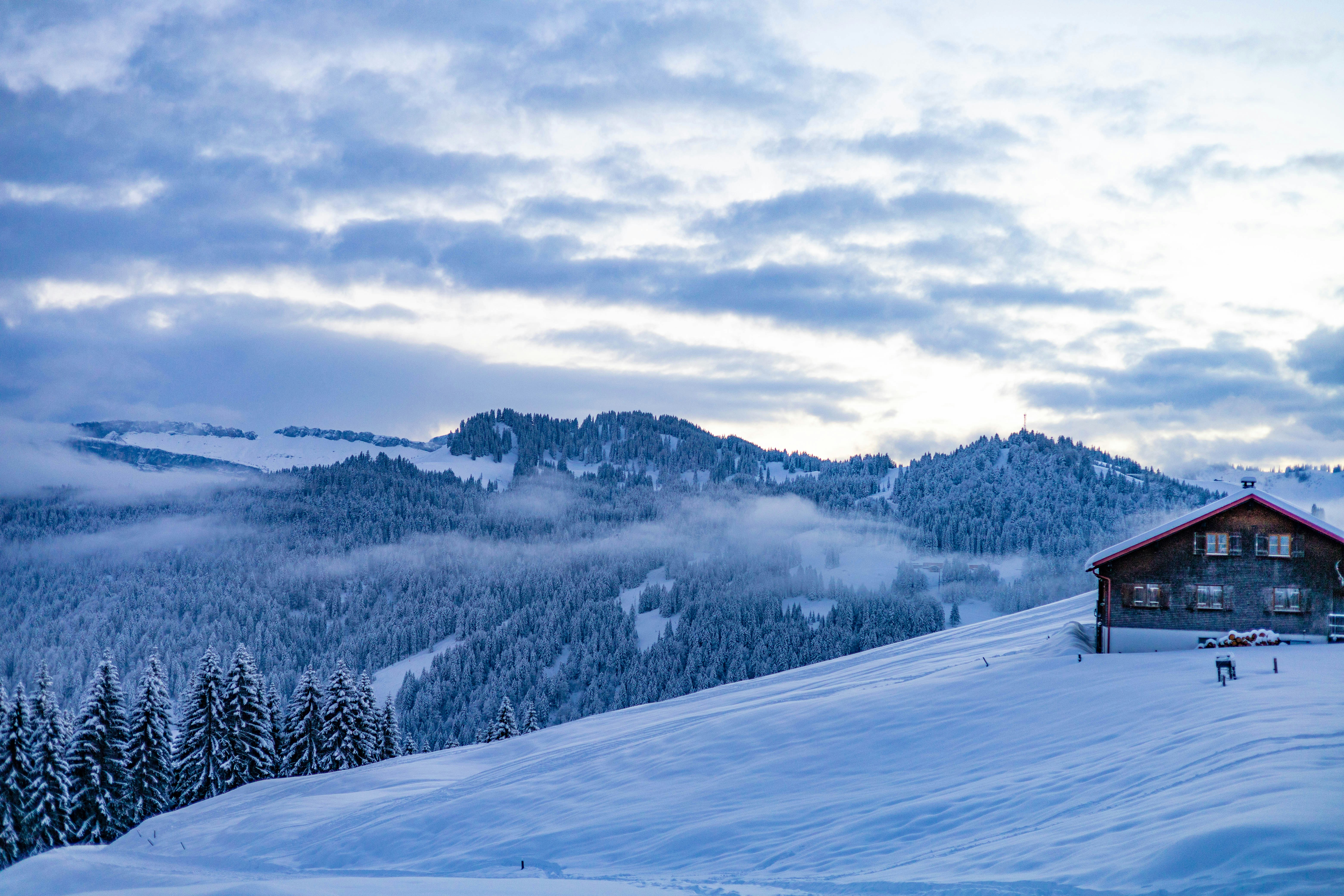 Follow me on Instagram @doering_photograpy Balderschwang, Allgäu, Schnee, Winter, Winterlandschaft, Berge, Sonne, Snow, Mountains, Mountain, Berg, Tannen, Januar, Dezember, Februar, Eis, Doering, Dooeringphotograpy, 50mm, Natur, nature, Landschaft, Landschaftsfotografie, landscape, Mountain, mountains, berge, wandern, hiking, wölken, berge, Schnee, Blue, Hütte,