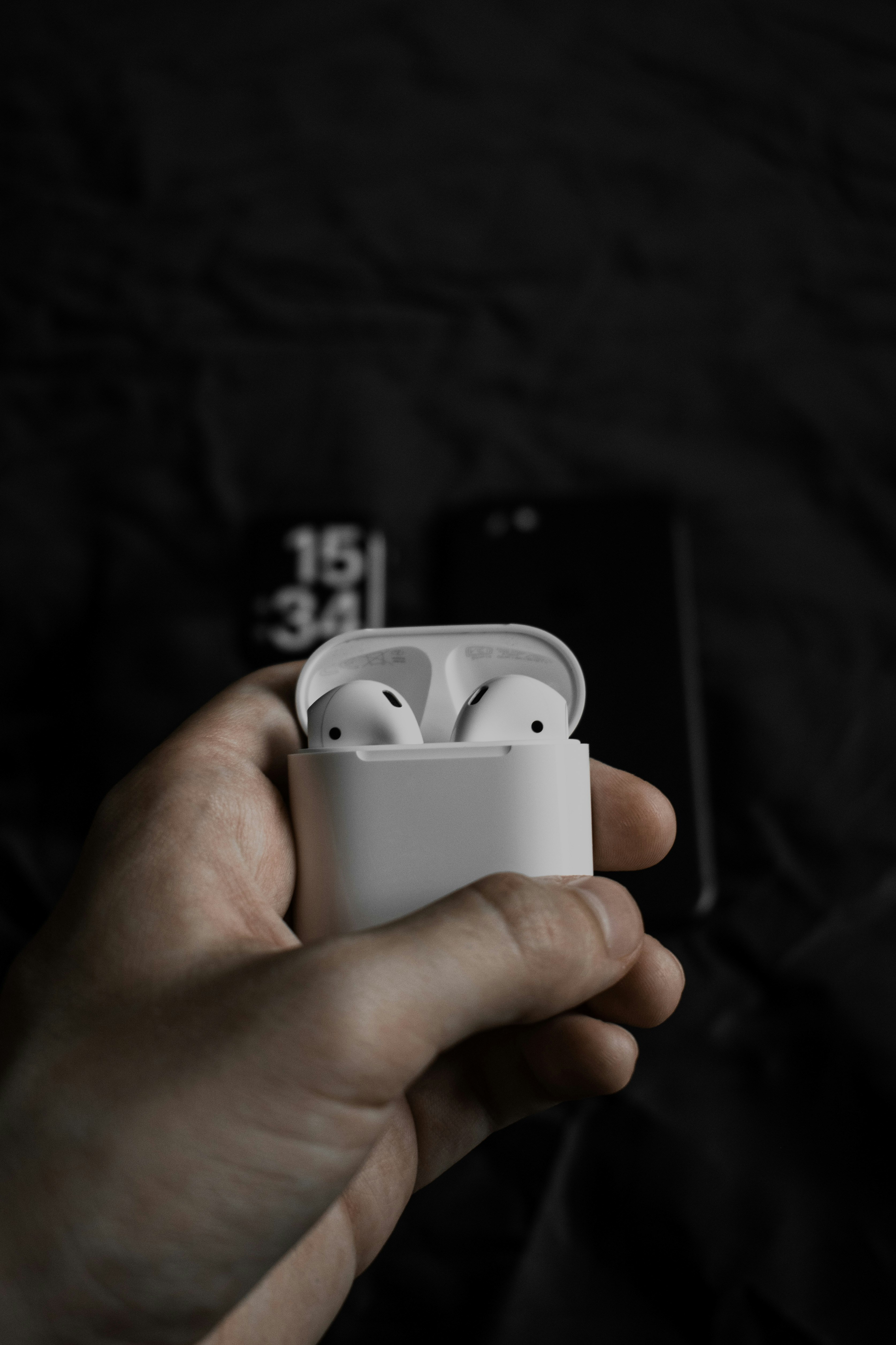 How to Generate evann haley nude with AI