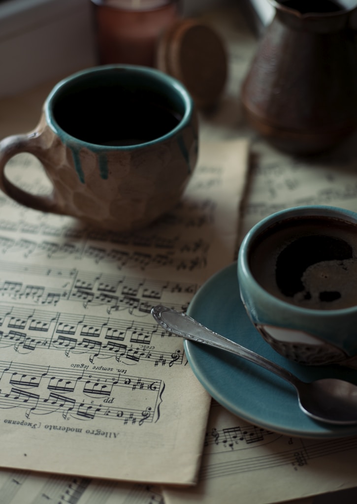 Elegant Ceramic Mugs
